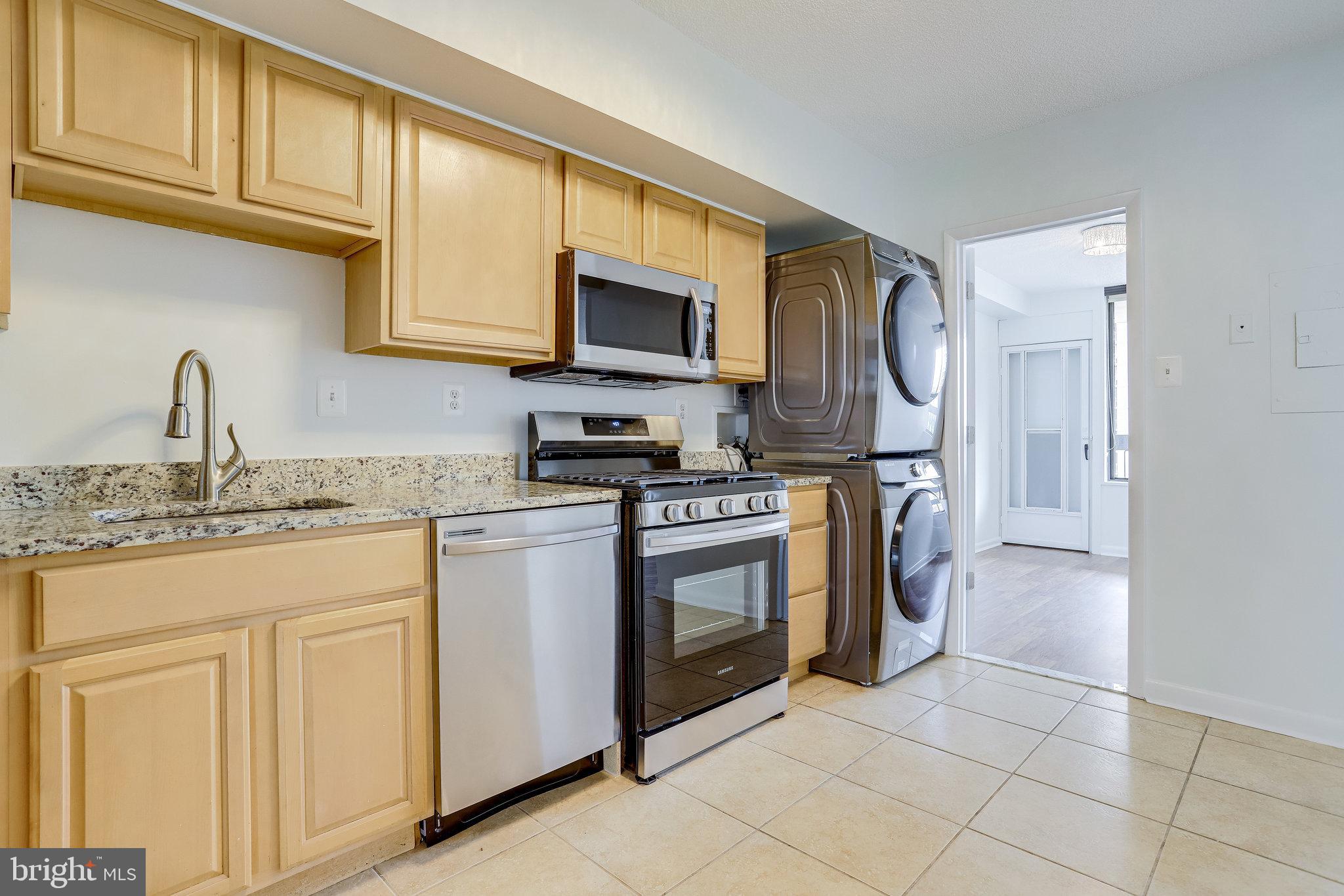 SKYLINE PLAZA - Residential