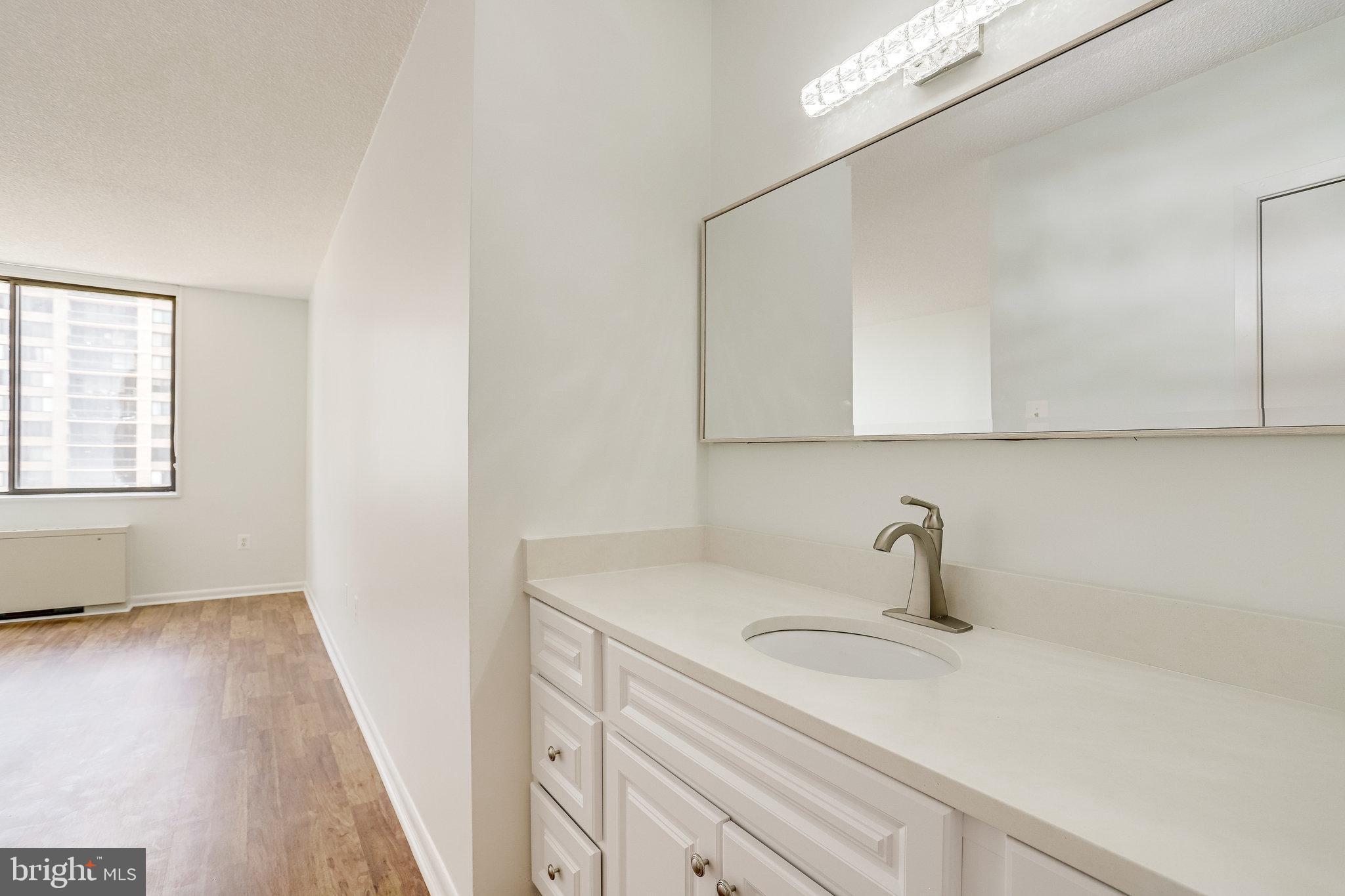 SKYLINE PLAZA - Residential