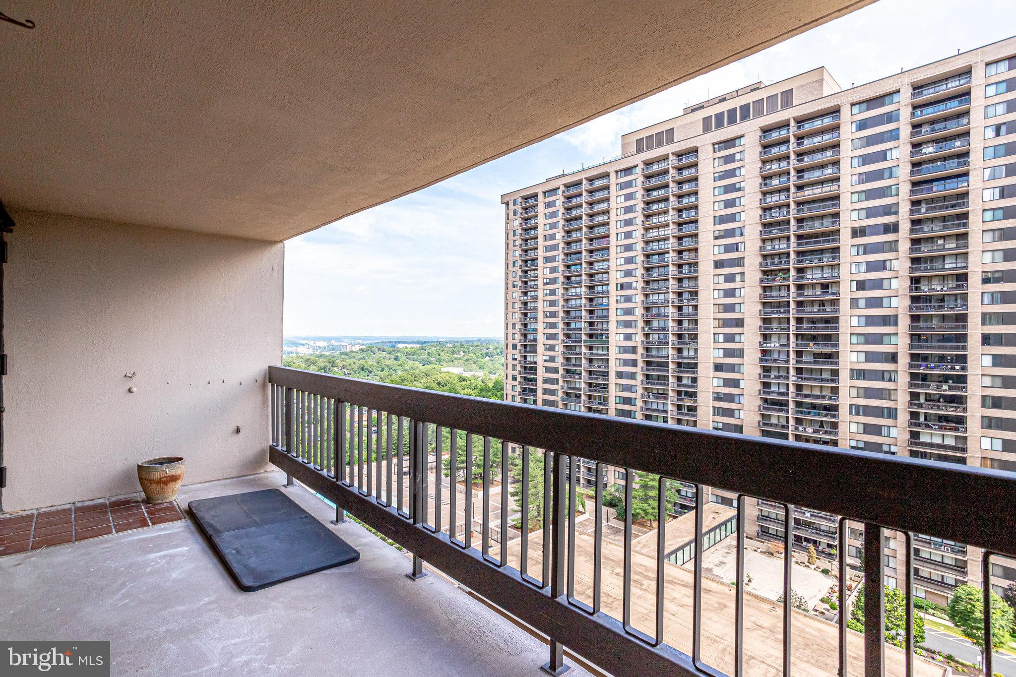 SKYLINE PLAZA - Residential