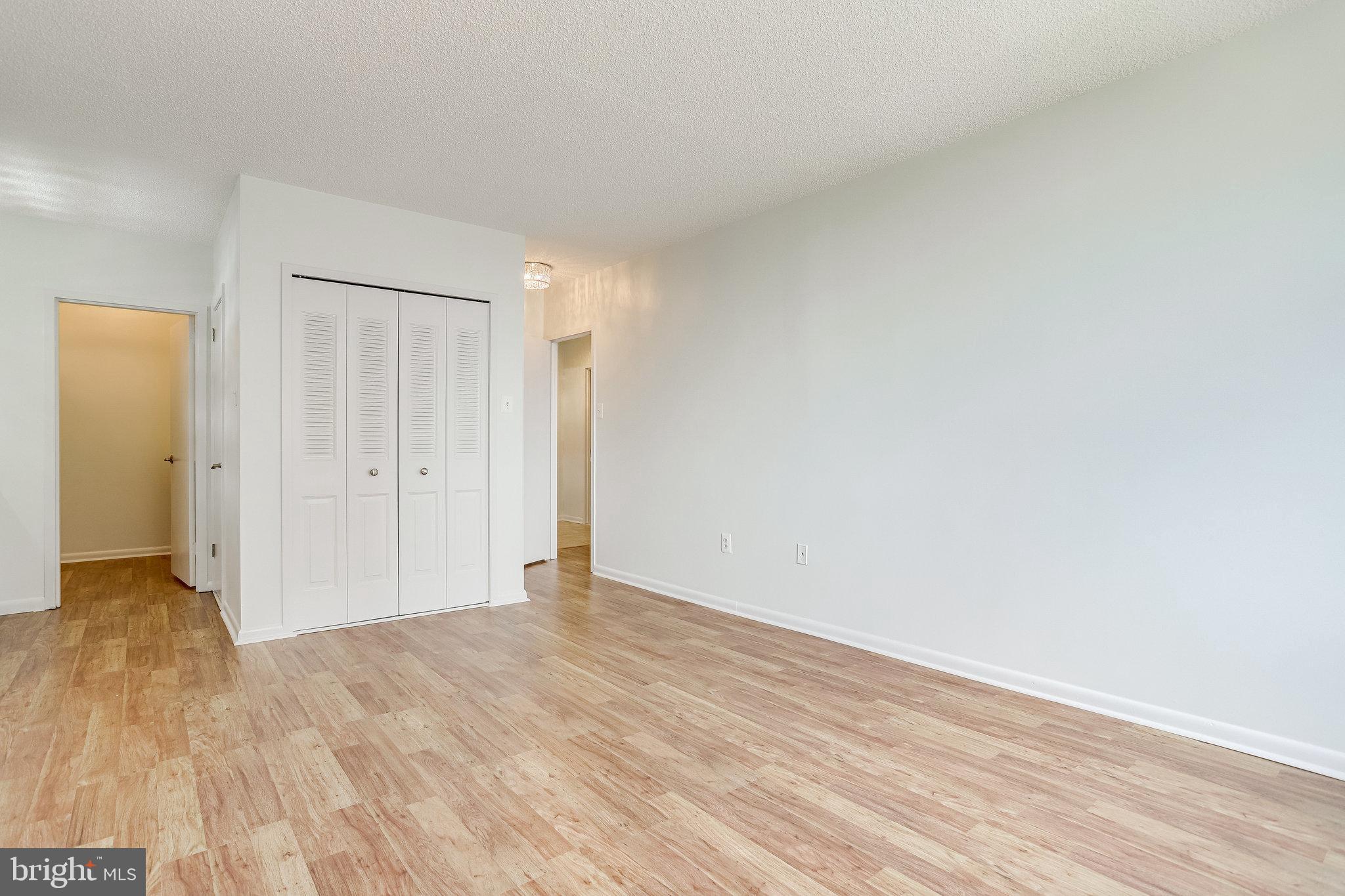 SKYLINE PLAZA - Residential