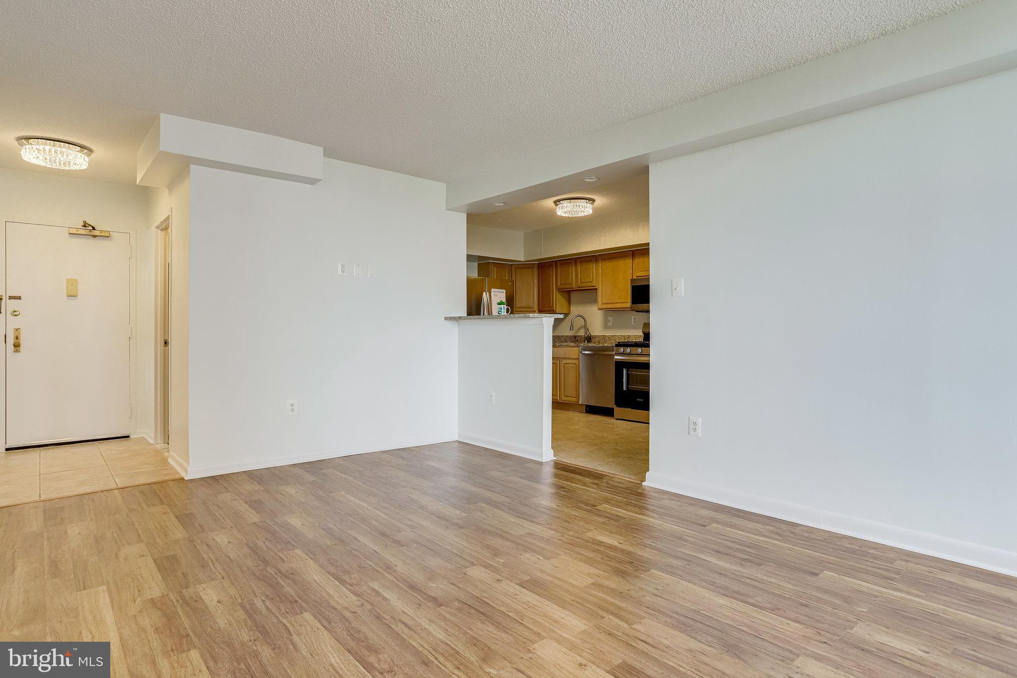 SKYLINE PLAZA - Residential