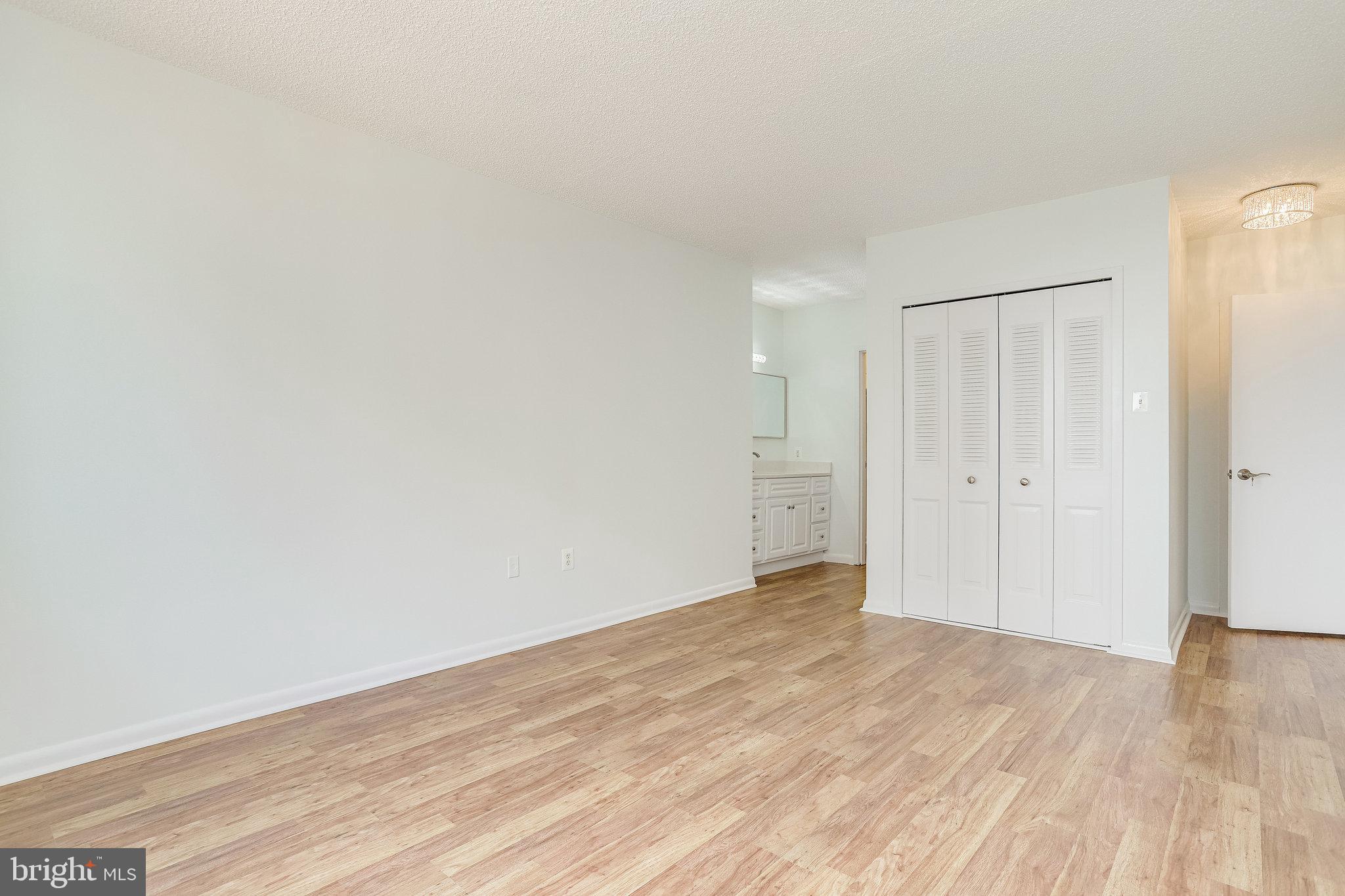 SKYLINE PLAZA - Residential