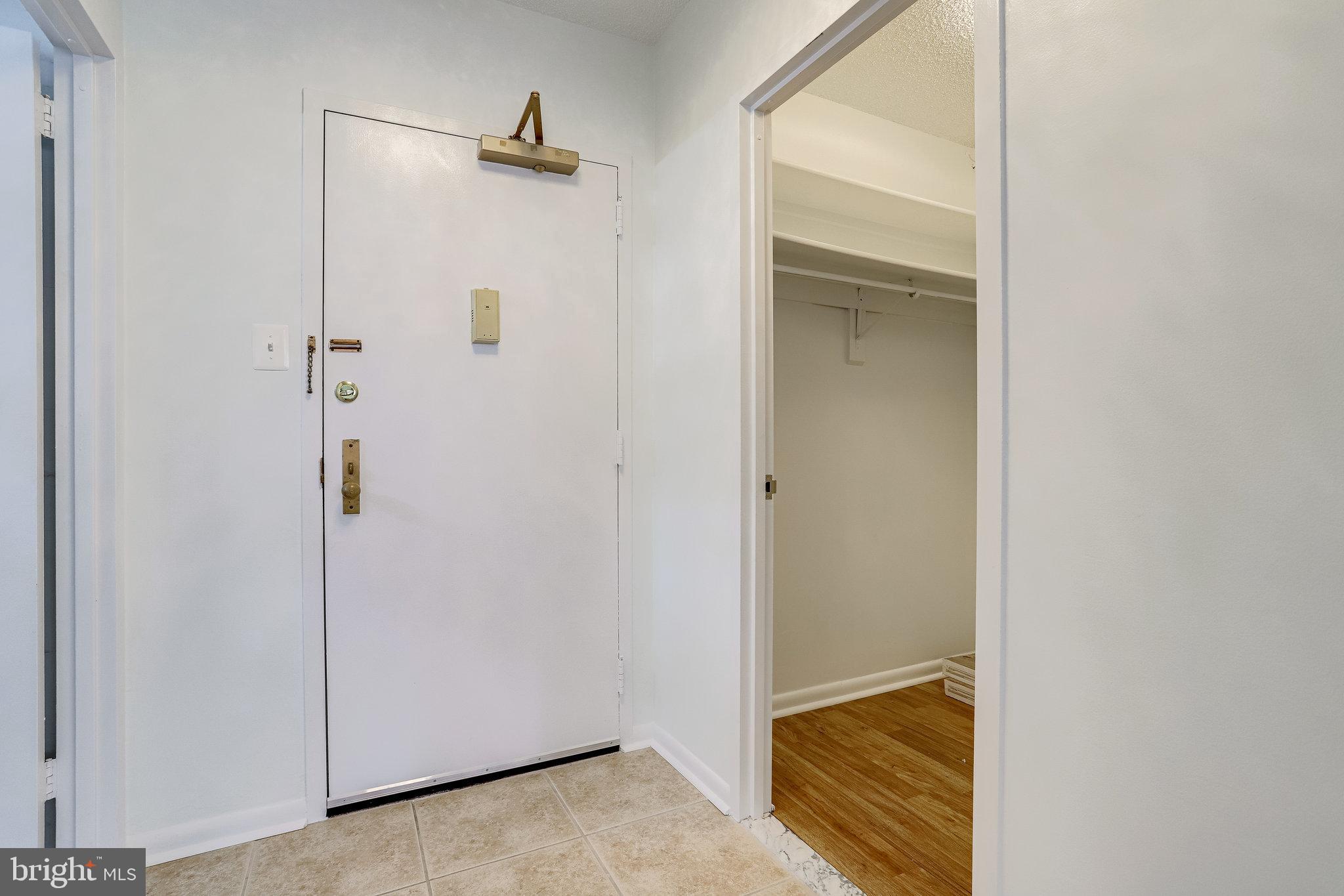 SKYLINE PLAZA - Residential