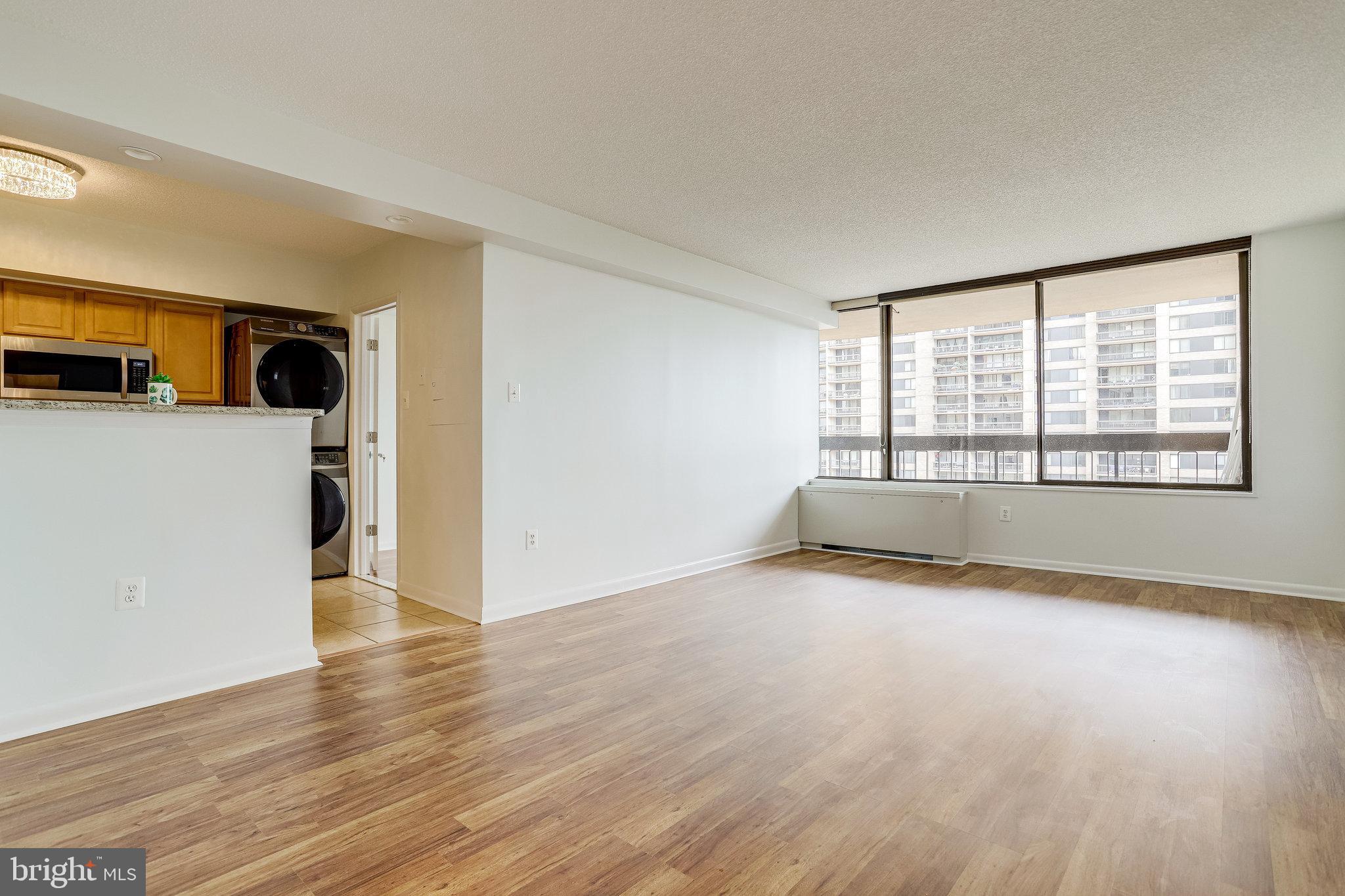 SKYLINE PLAZA - Residential