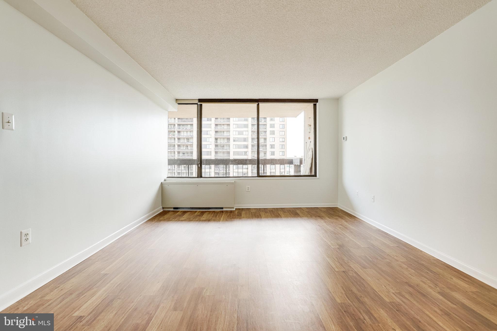 SKYLINE PLAZA - Residential