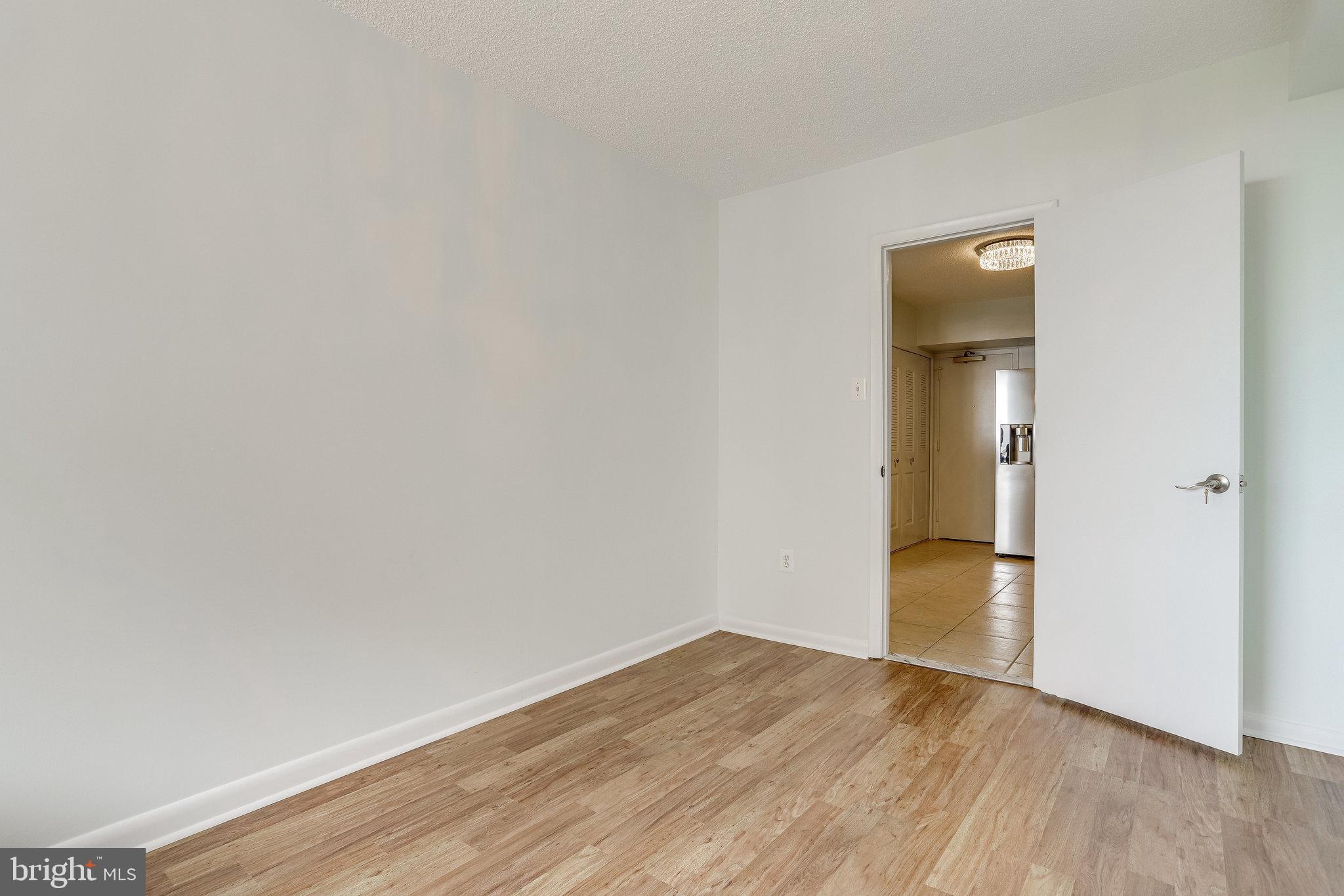 SKYLINE PLAZA - Residential