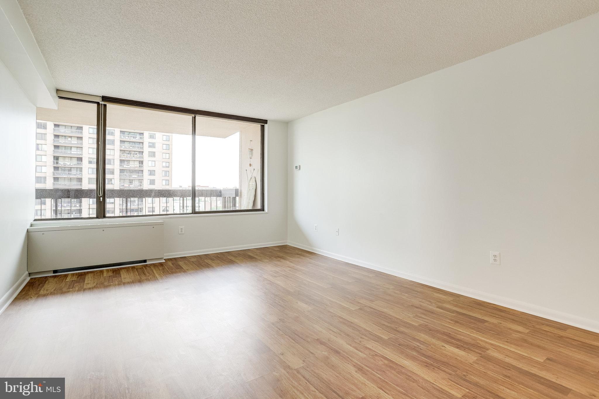 SKYLINE PLAZA - Residential