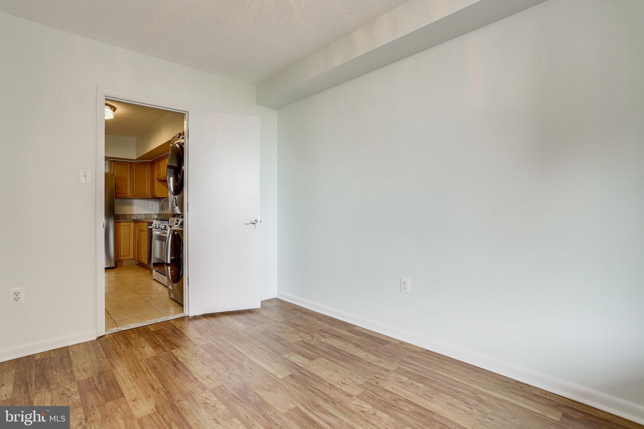 SKYLINE PLAZA - Residential