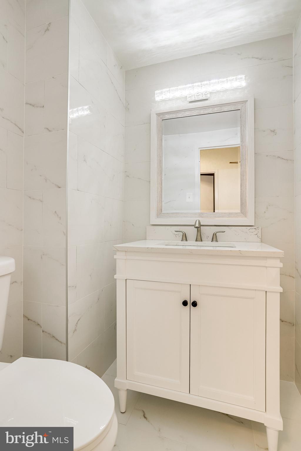 SKYLINE PLAZA - Residential