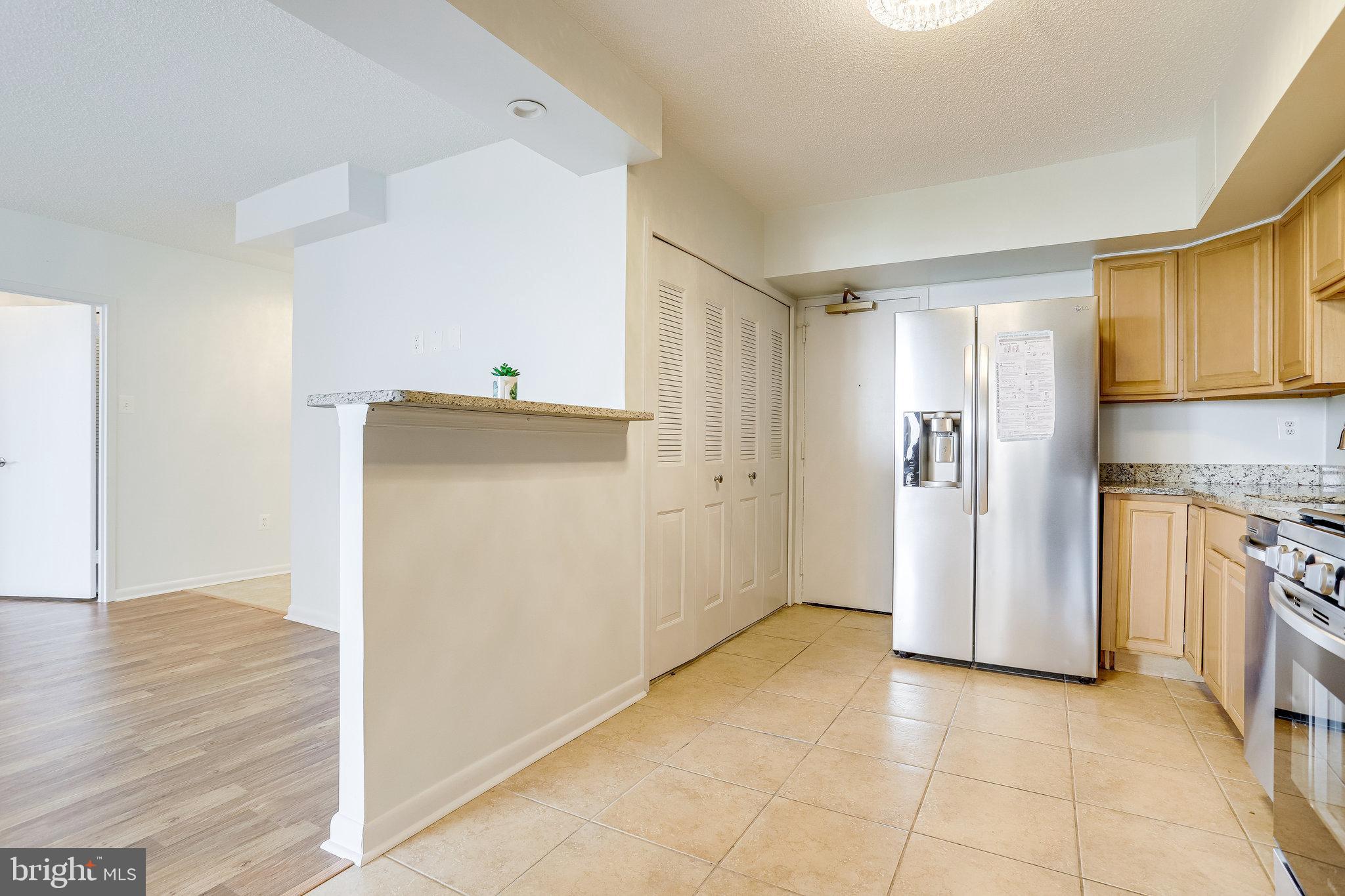 SKYLINE PLAZA - Residential