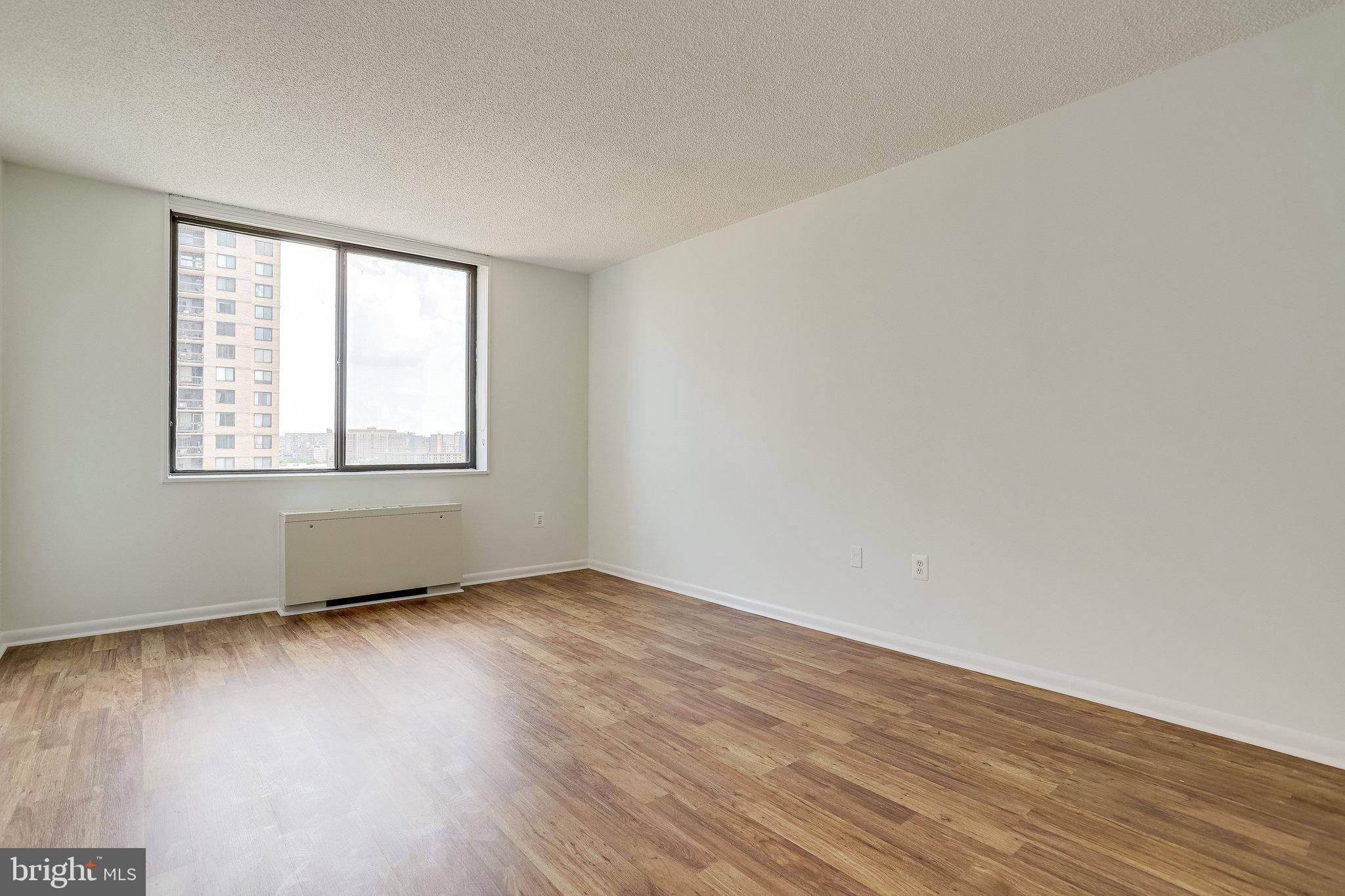 SKYLINE PLAZA - Residential