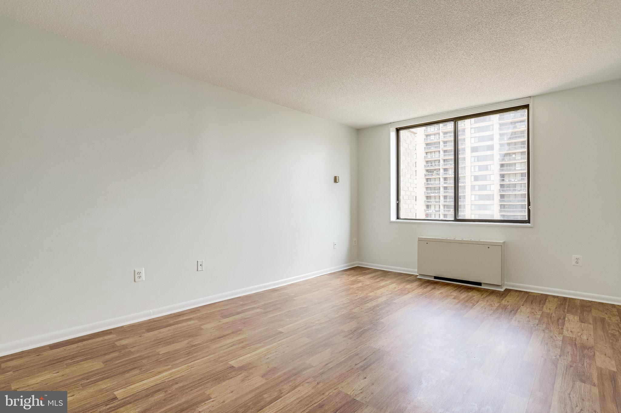 SKYLINE PLAZA - Residential