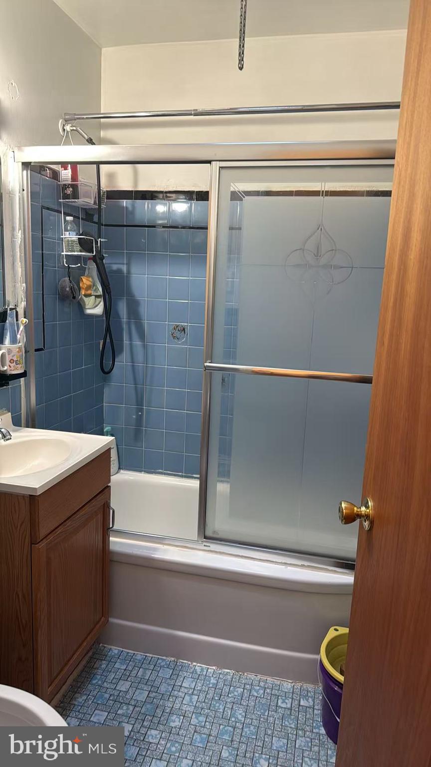 2247 LONGSHORE AVENUE