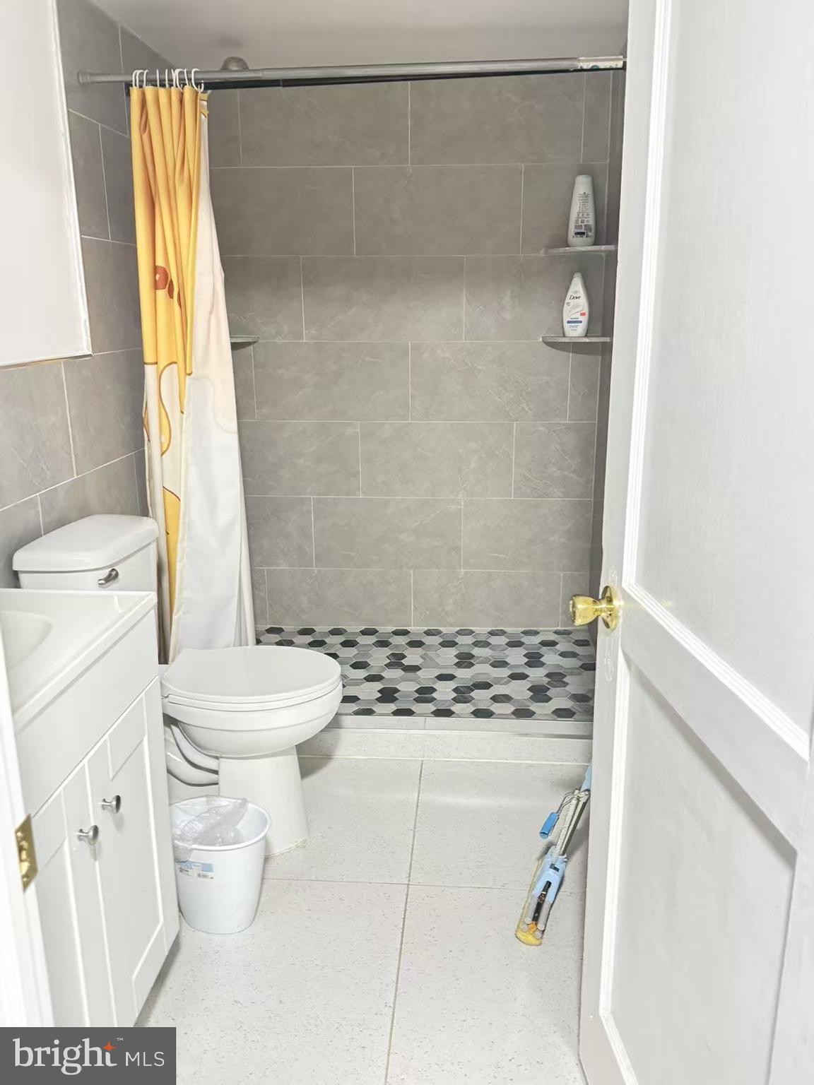 2247 LONGSHORE AVENUE