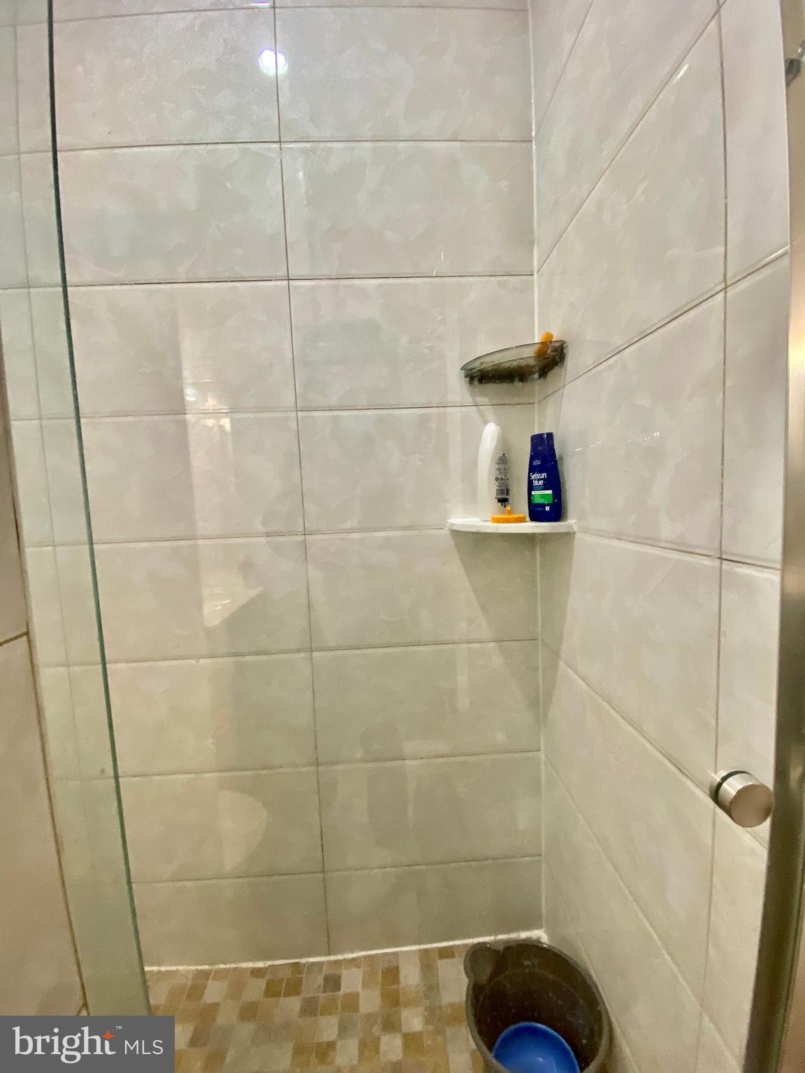 TEMPLE UNIVERSITY - Residential Lease