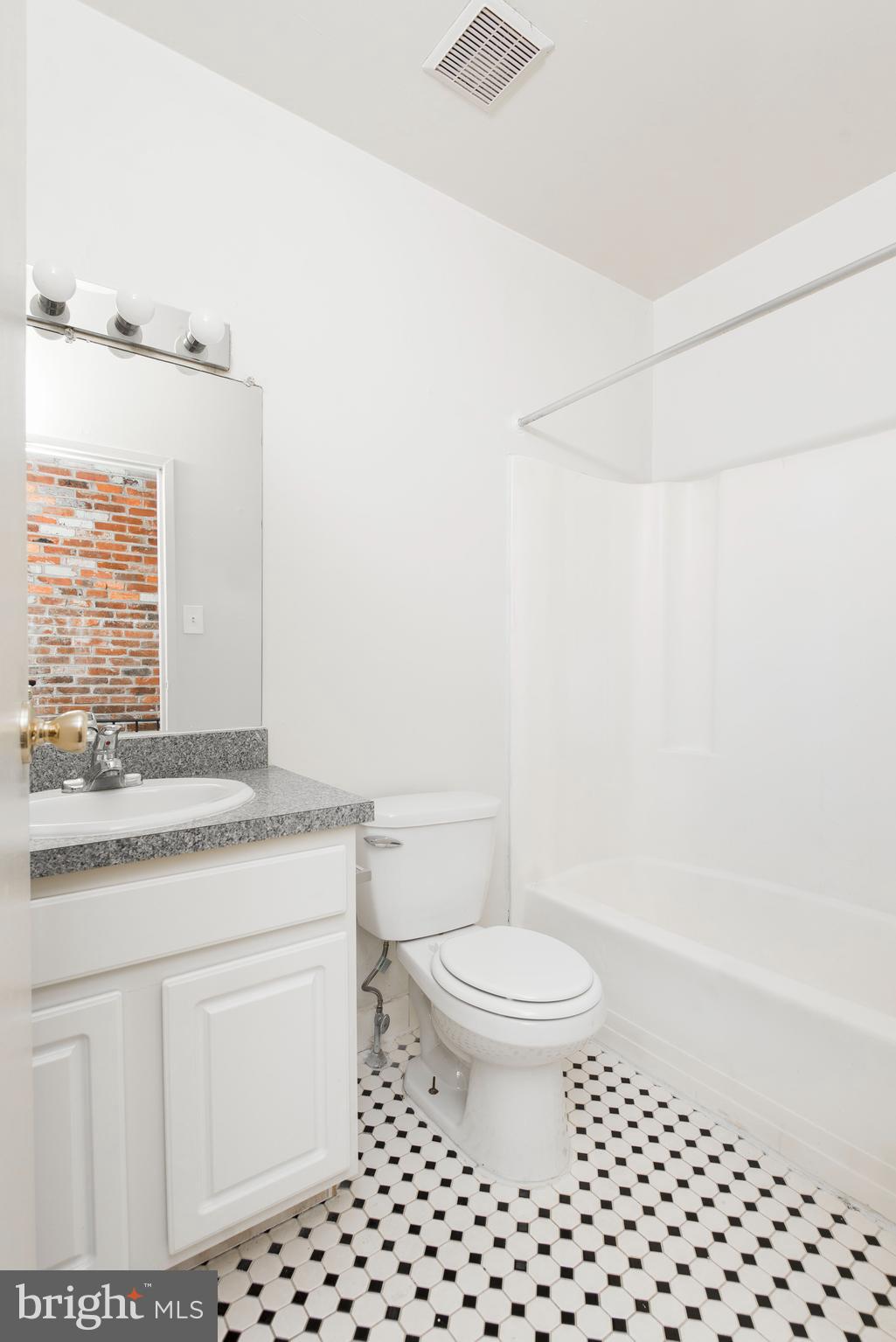 GRADUATE HOSPITAL - Residential Lease