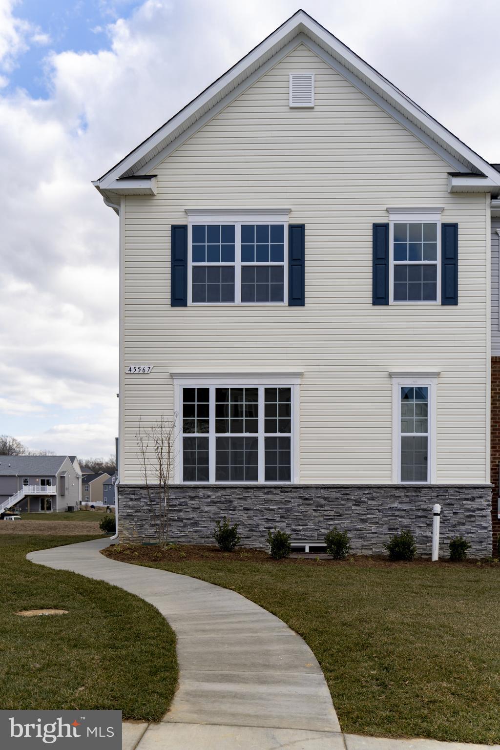 ELIZABETH HILLS - Residential