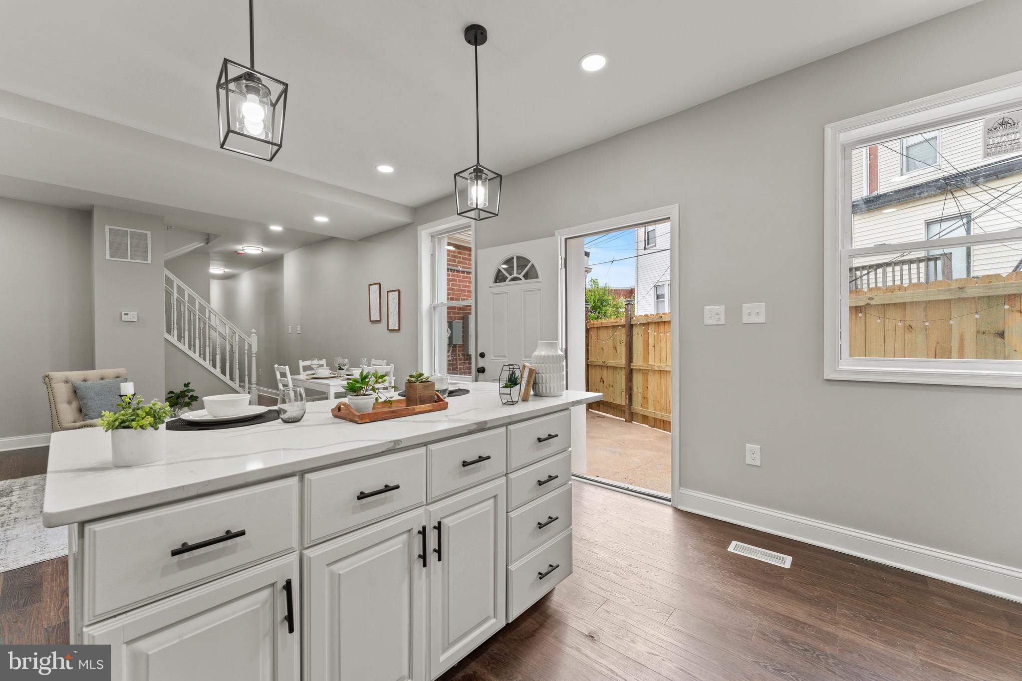 MONTEBELLO - Residential
