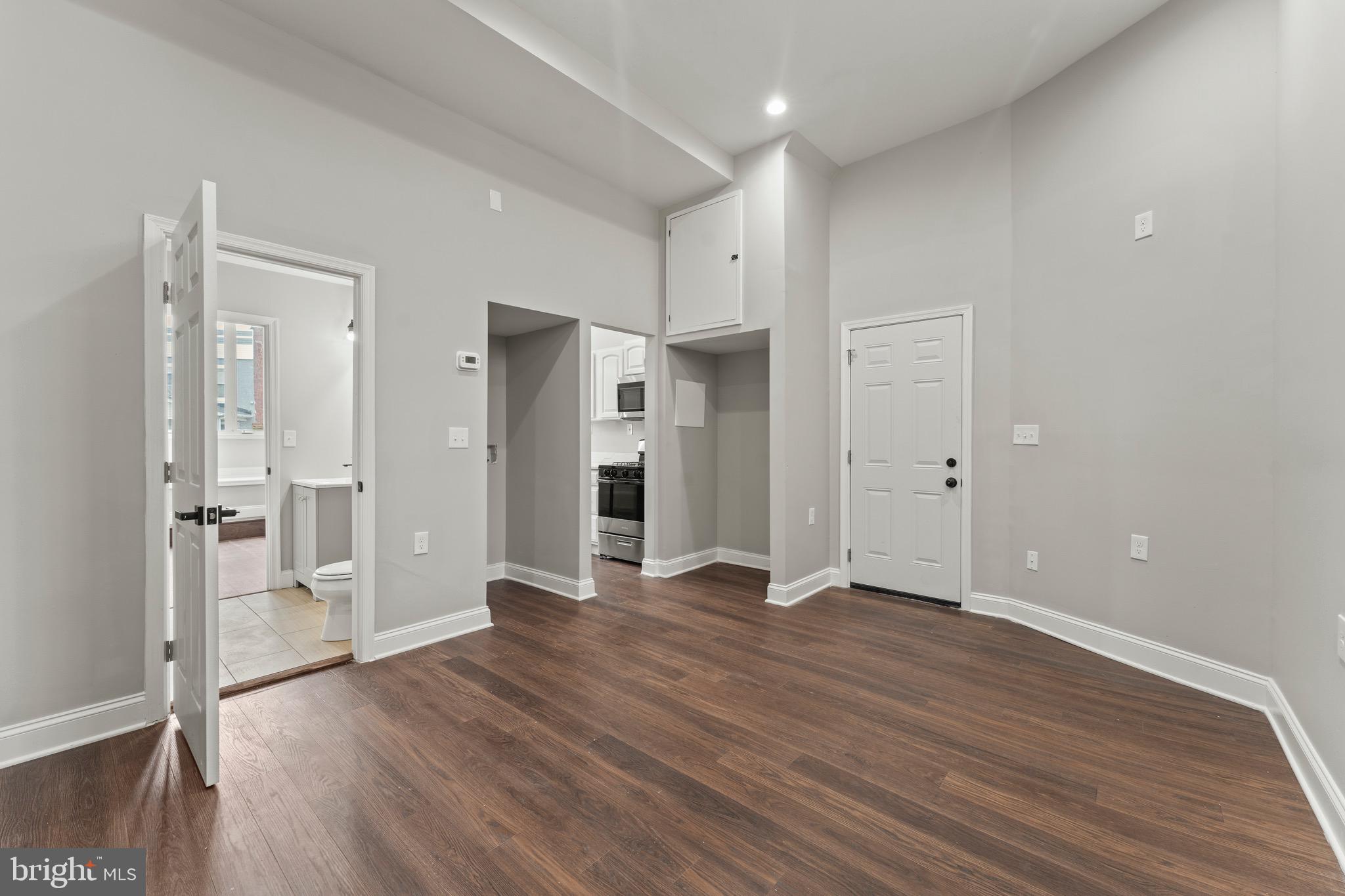 MONTEBELLO - Residential