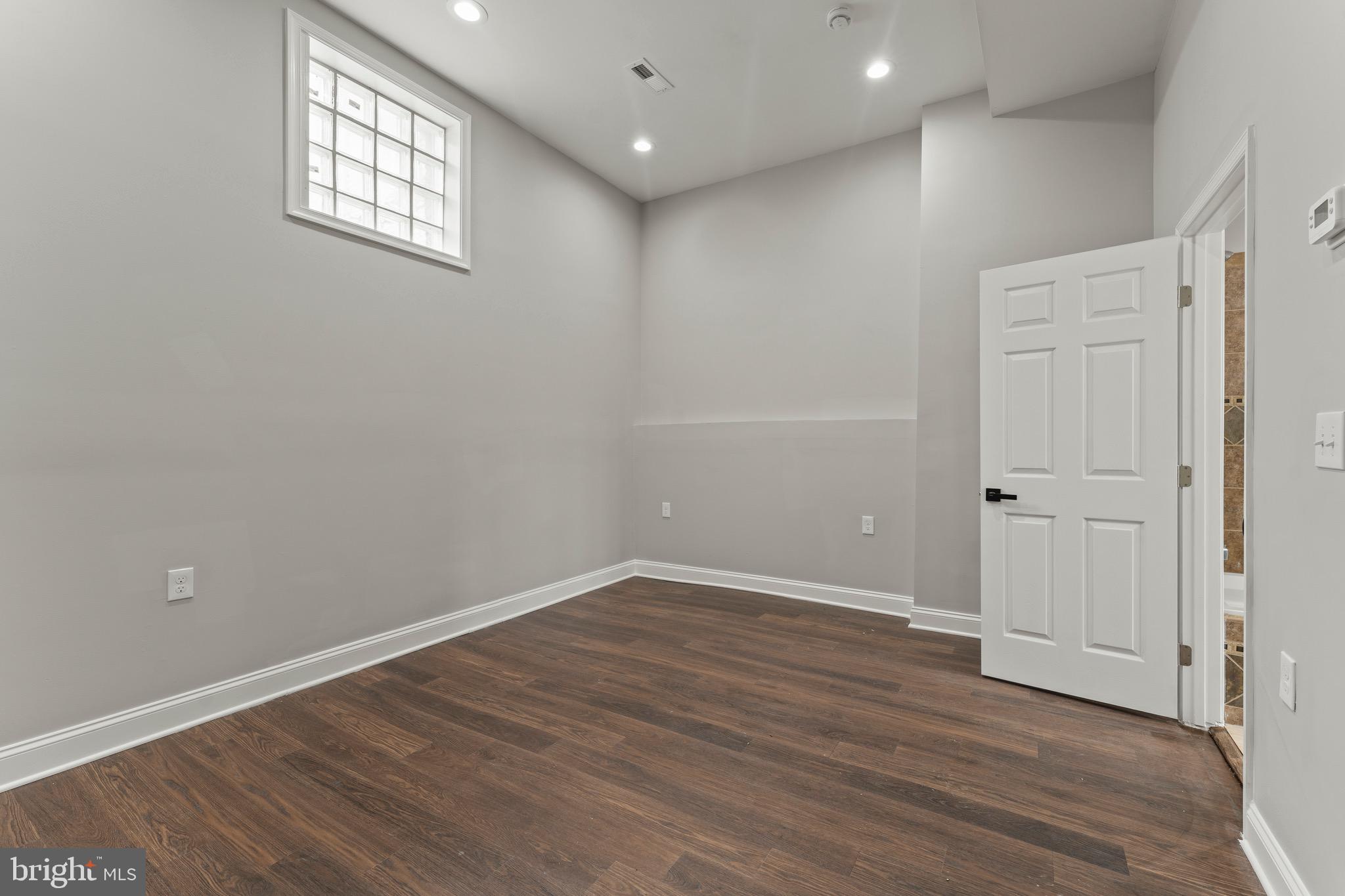 MONTEBELLO - Residential