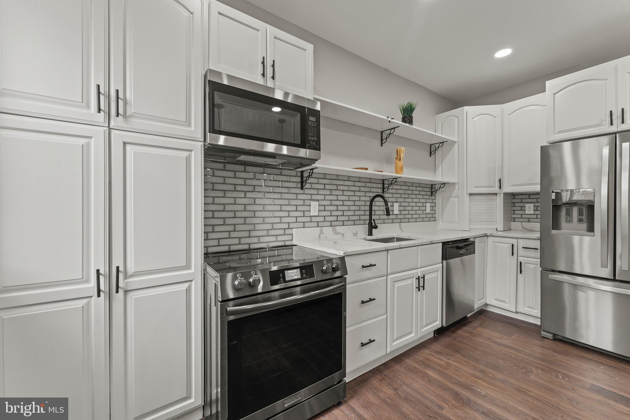 MONTEBELLO - Residential