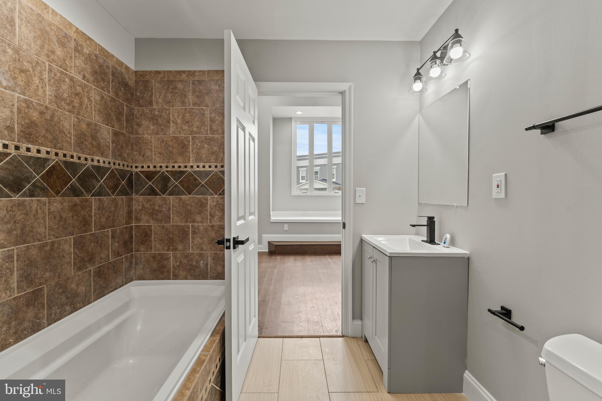 MONTEBELLO - Residential