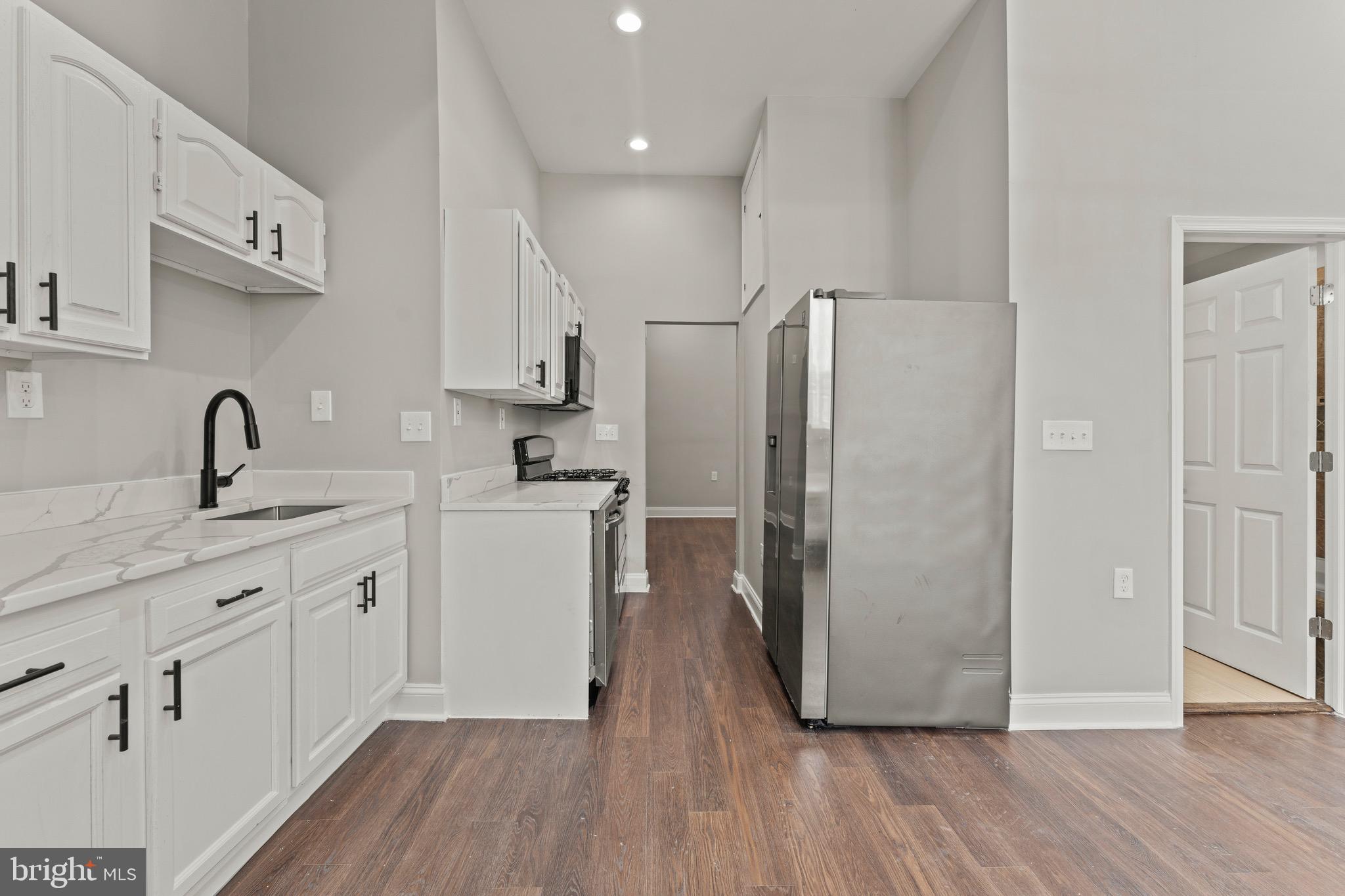 MONTEBELLO - Residential