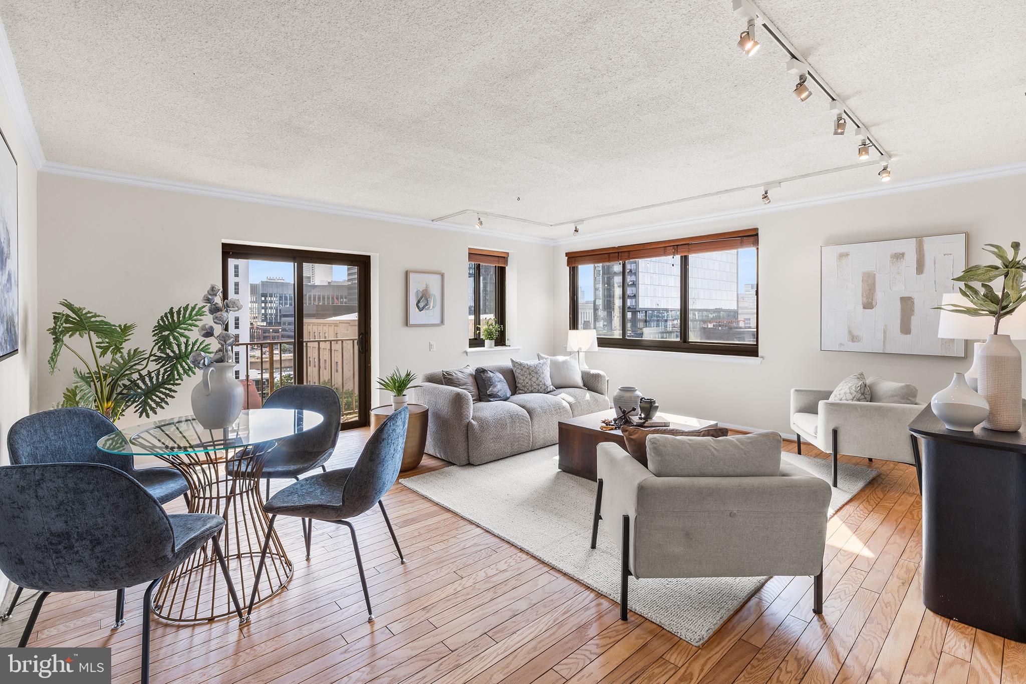 2201 CHERRY STREET 902 AND P6