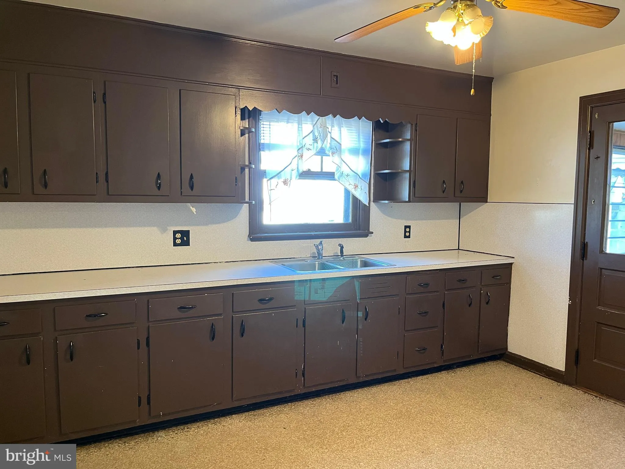 Hagerstown, Maryland 21742, United States, 3 Bedrooms Bedrooms, ,2 BathroomsBathrooms,Residential,Active,221048