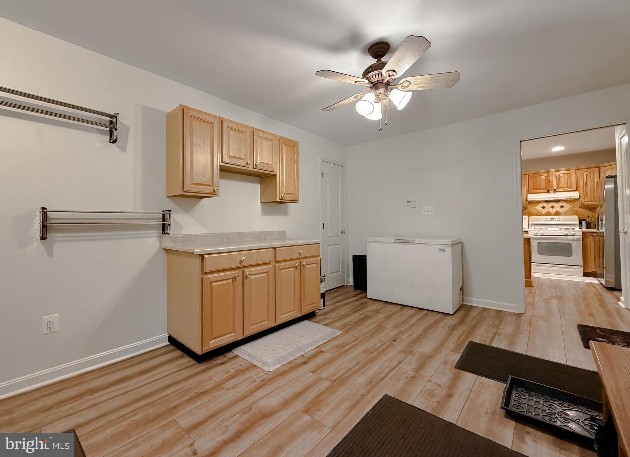 PINE POINTE WOODS - Residential