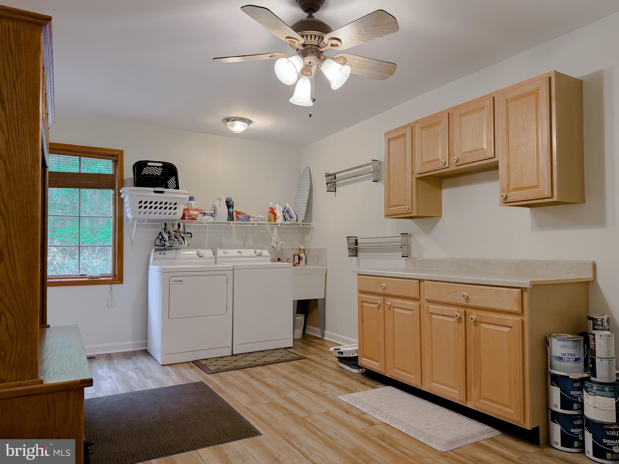 PINE POINTE WOODS - Residential
