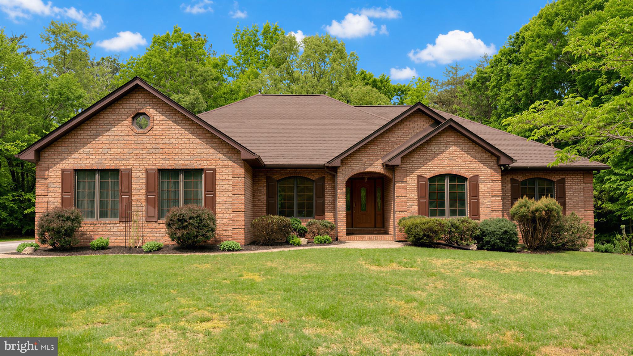 PINE POINTE WOODS - Residential