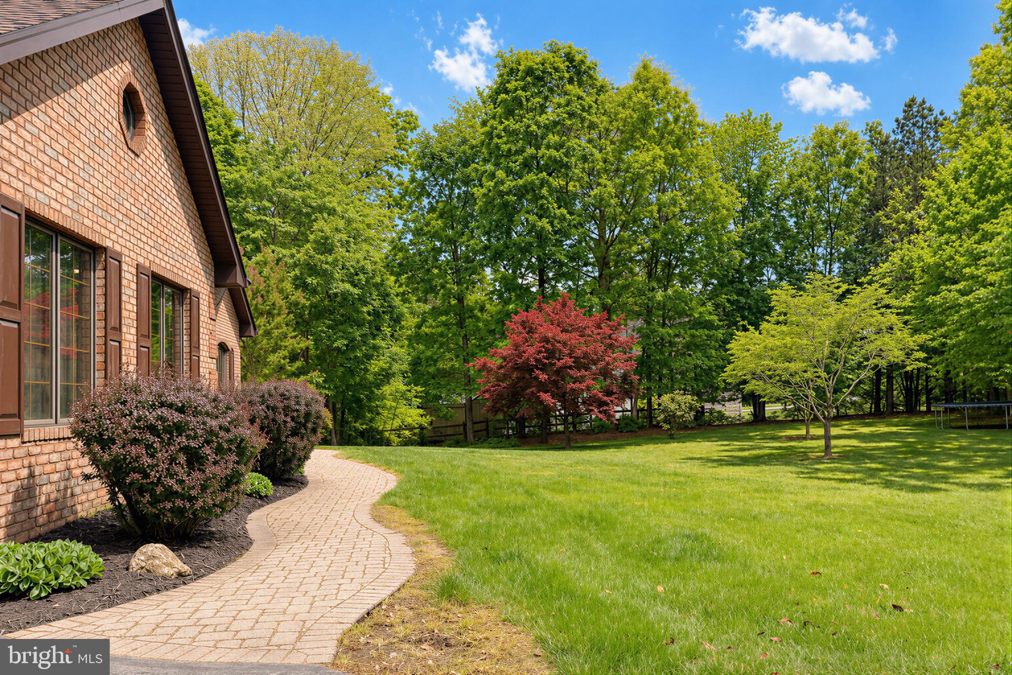 PINE POINTE WOODS - Residential