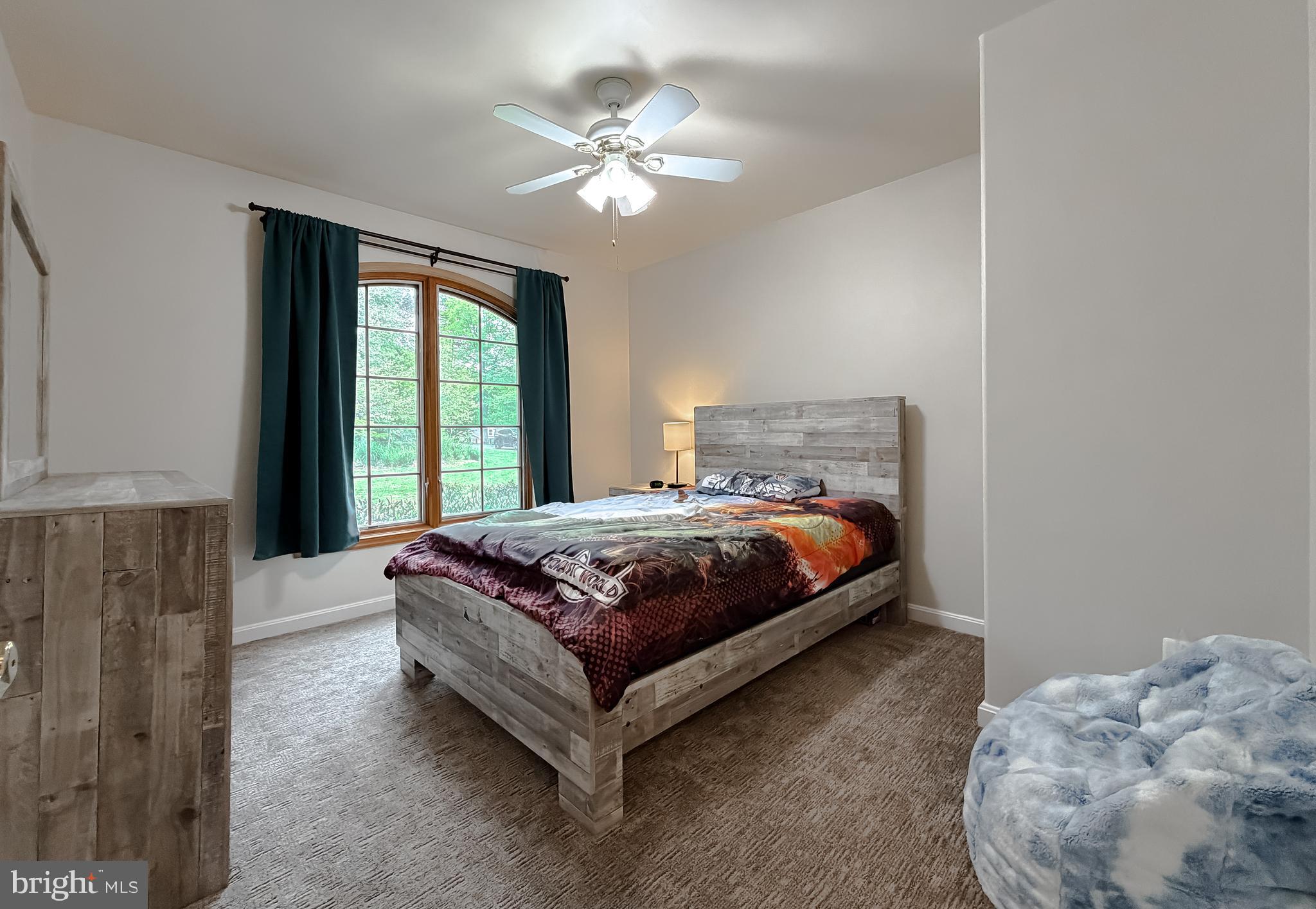 PINE POINTE WOODS - Residential