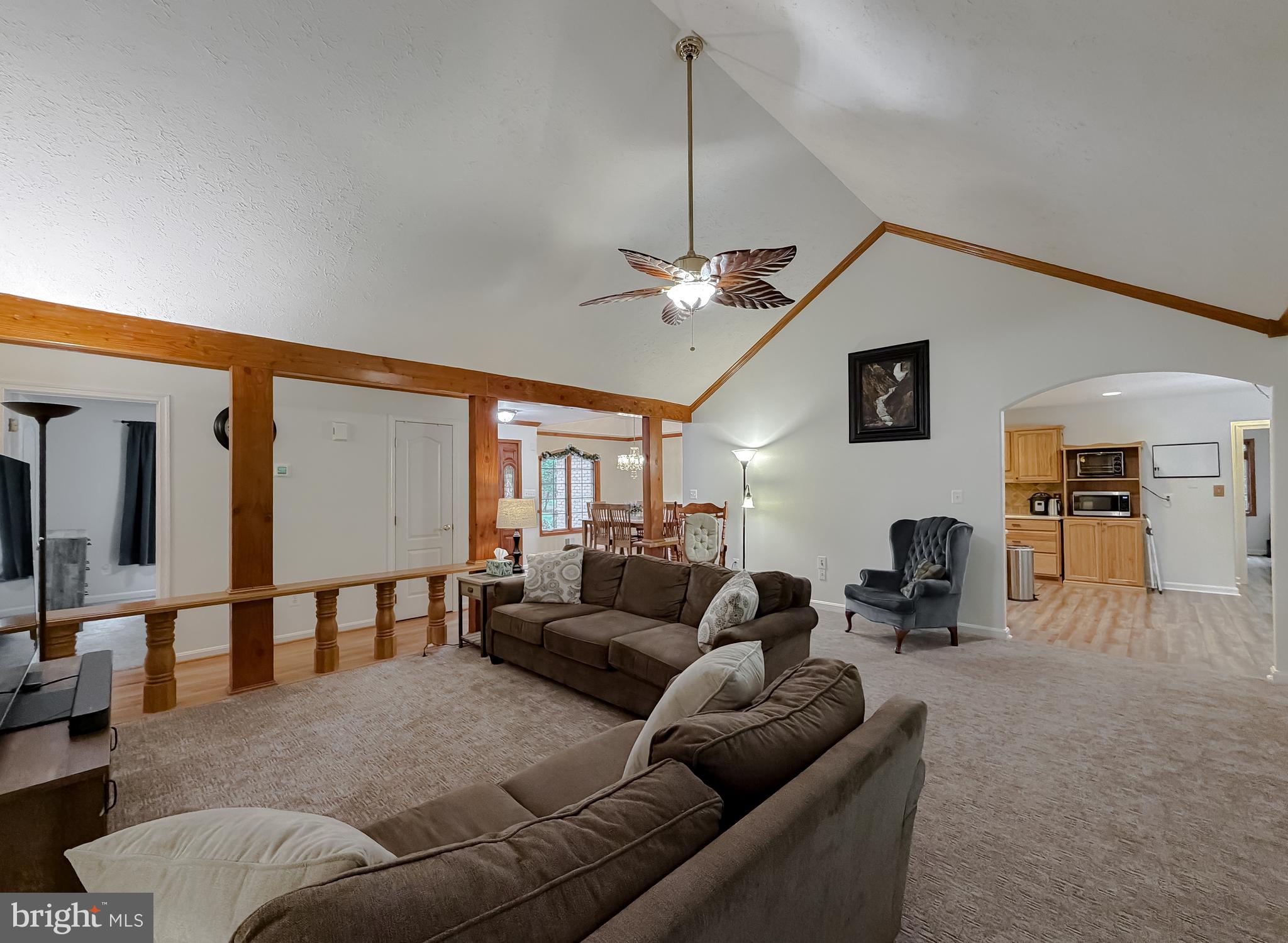 PINE POINTE WOODS - Residential