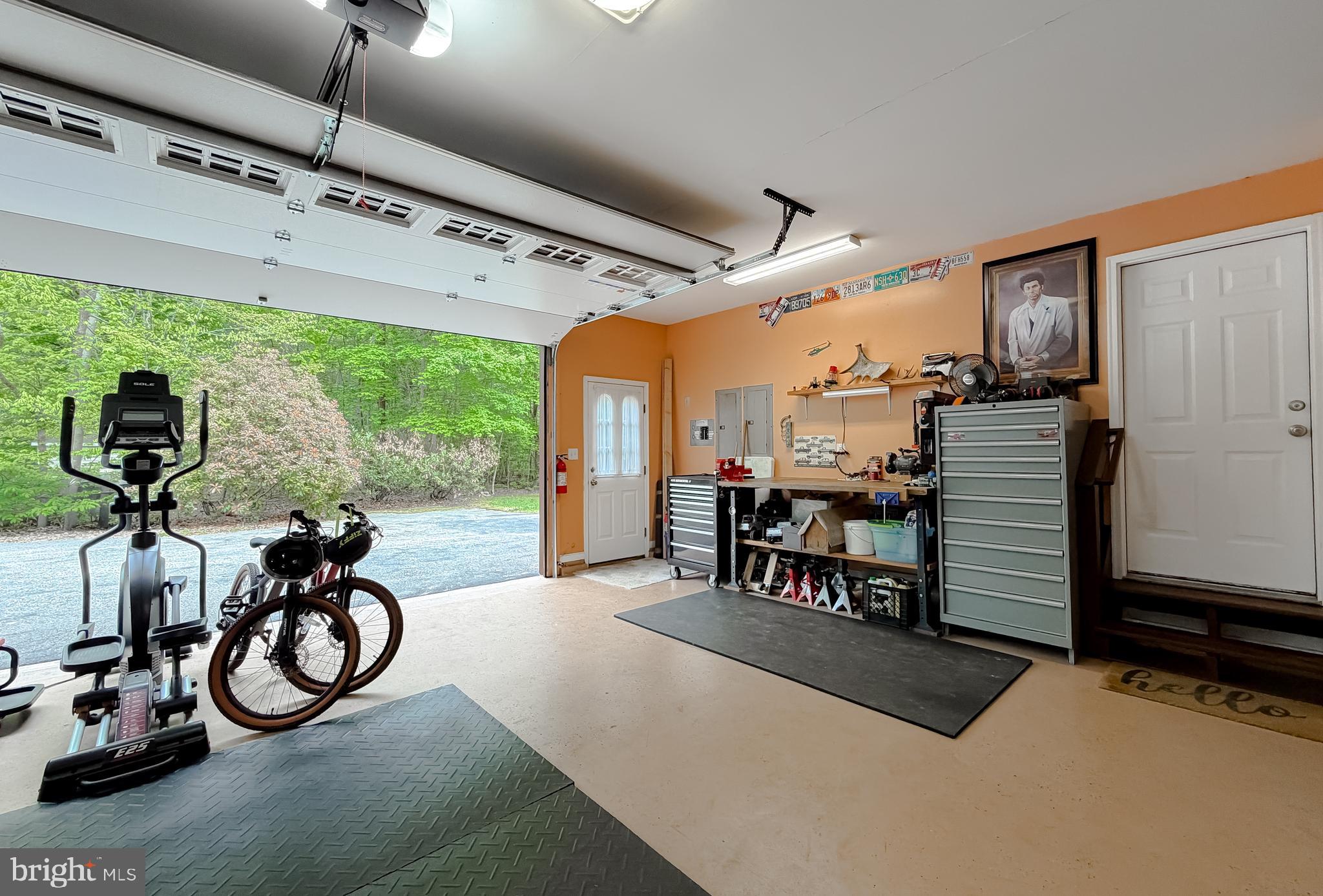 PINE POINTE WOODS - Residential