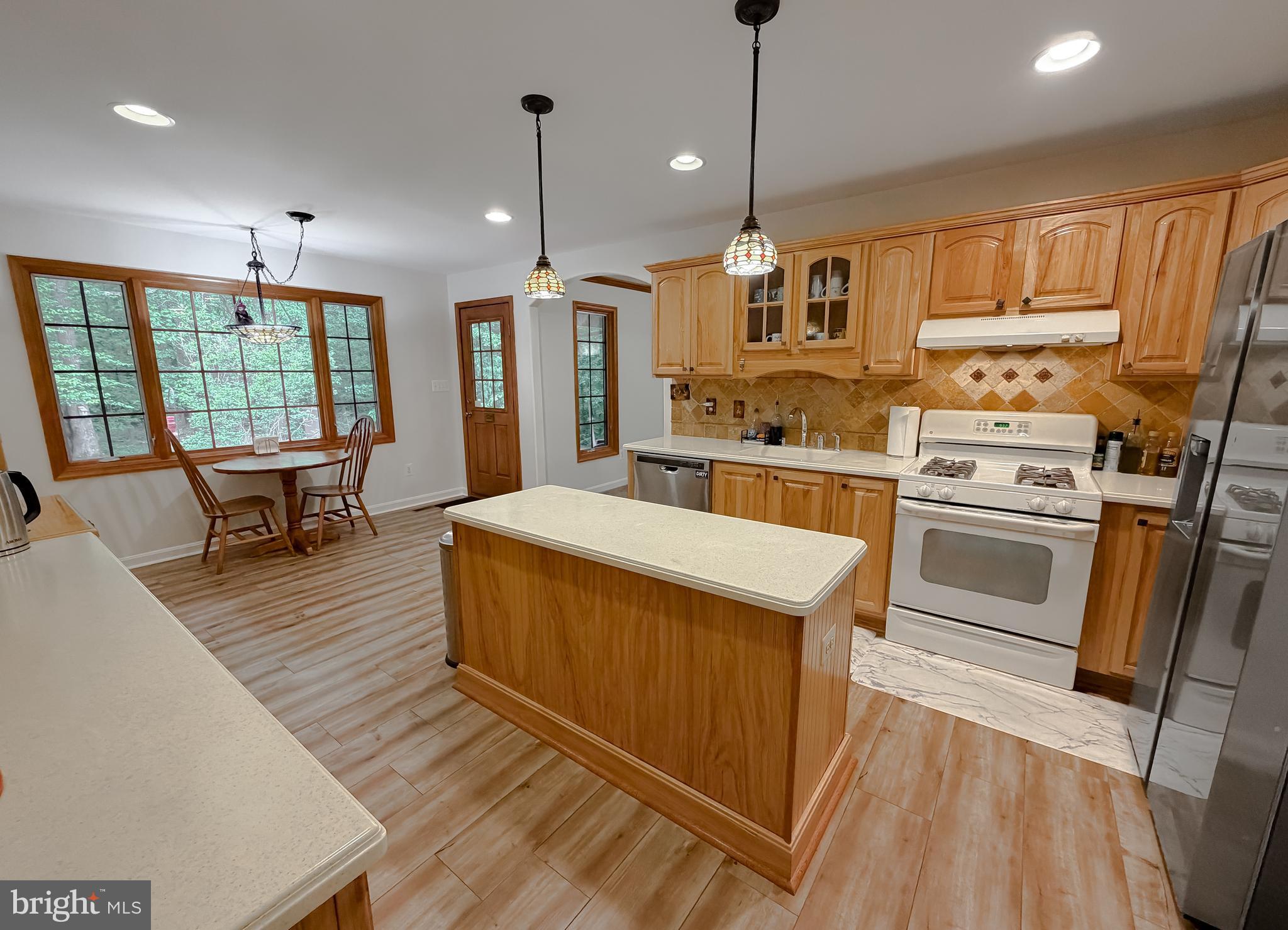 PINE POINTE WOODS - Residential