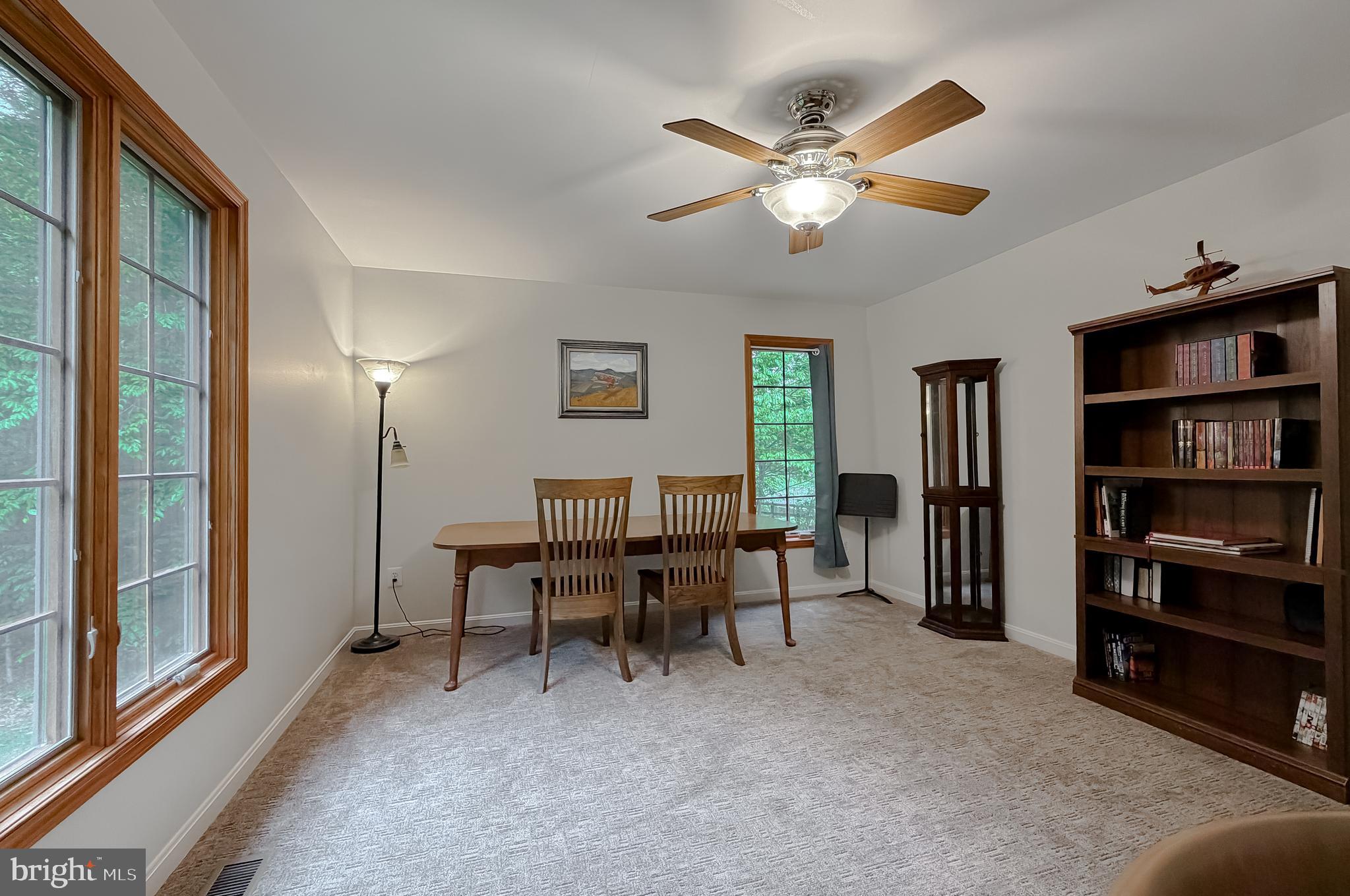 PINE POINTE WOODS - Residential
