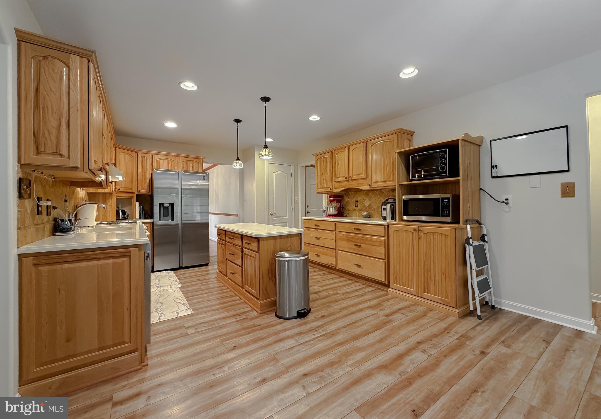 PINE POINTE WOODS - Residential