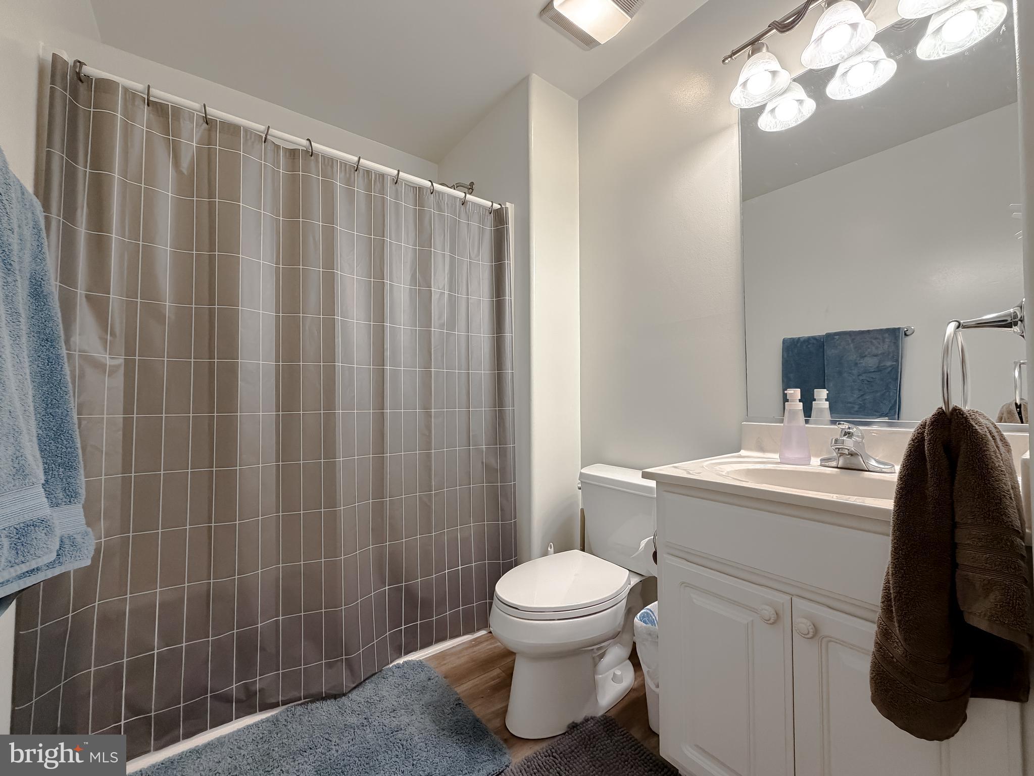 PINE POINTE WOODS - Residential