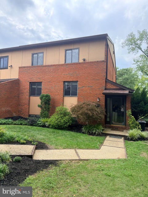 Townhouse For Sale - 34 Lacosta Court<br/> TOWSON, MD 21204