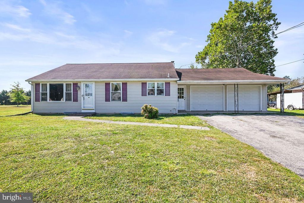 Photo of 400 Fairview Drive, HANOVER, PA 17331 (MLS # PAYK2089654)