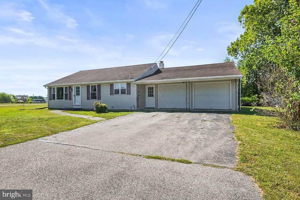 Photo of 400 Fairview Drive, HANOVER, PA 17331 (MLS # PAYK2089654)