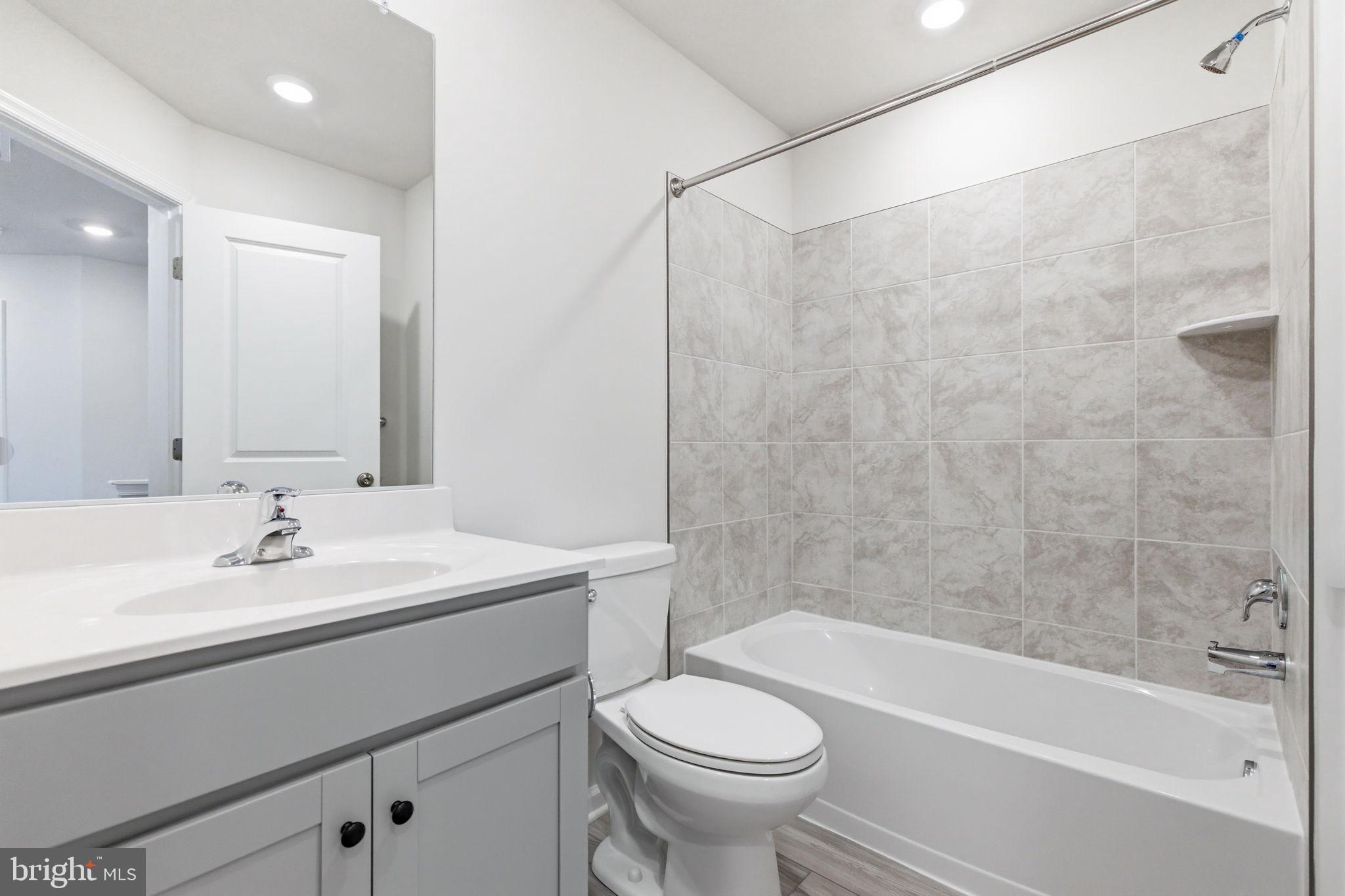 RED CLOVER MEADOWS - Residential Lease