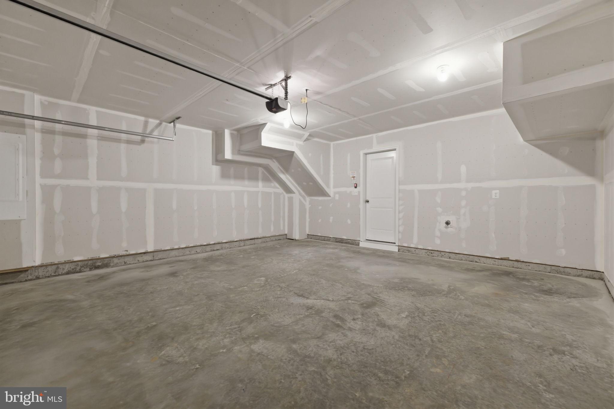 RED CLOVER MEADOWS - Residential Lease