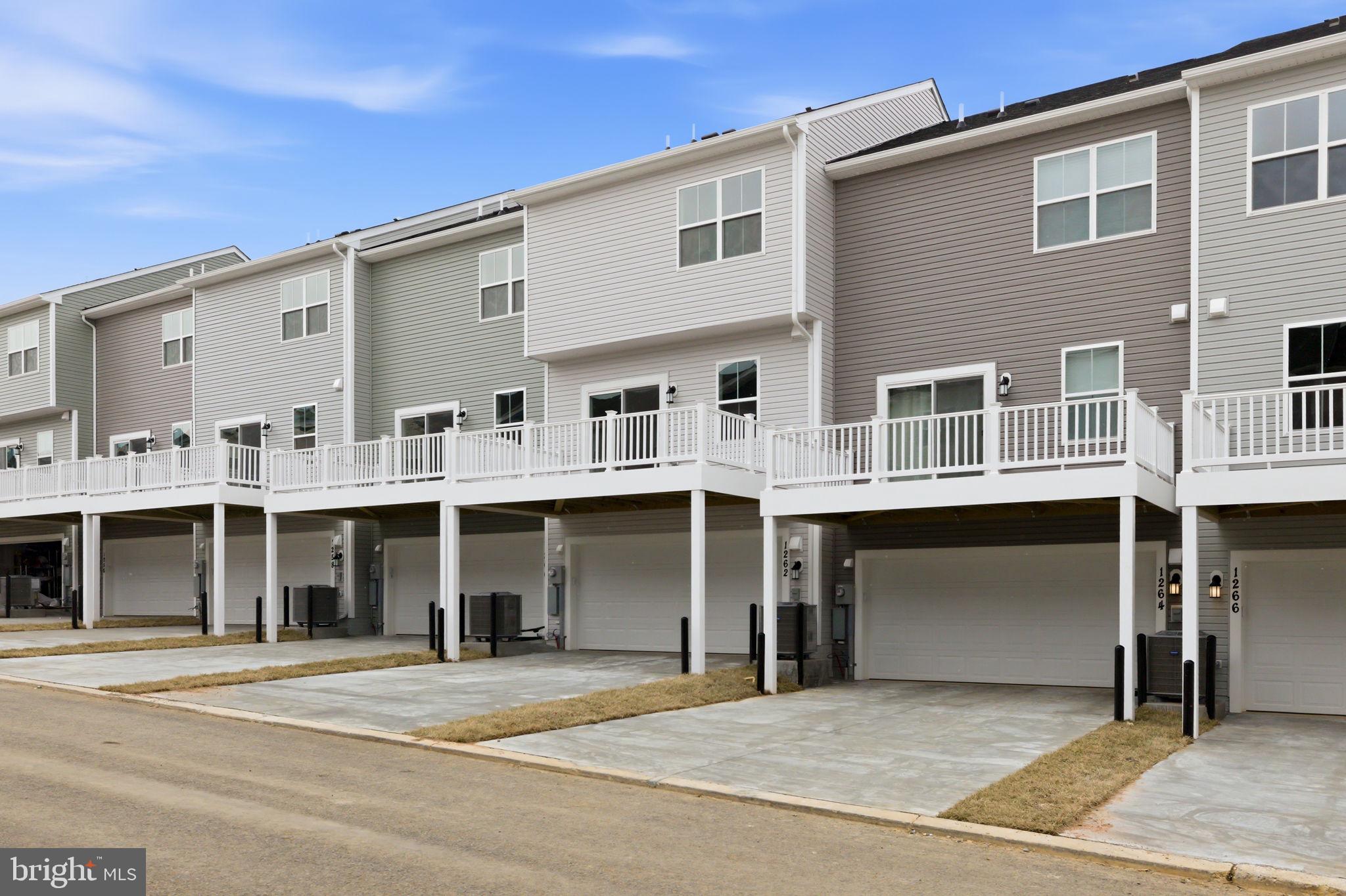 RED CLOVER MEADOWS - Residential Lease