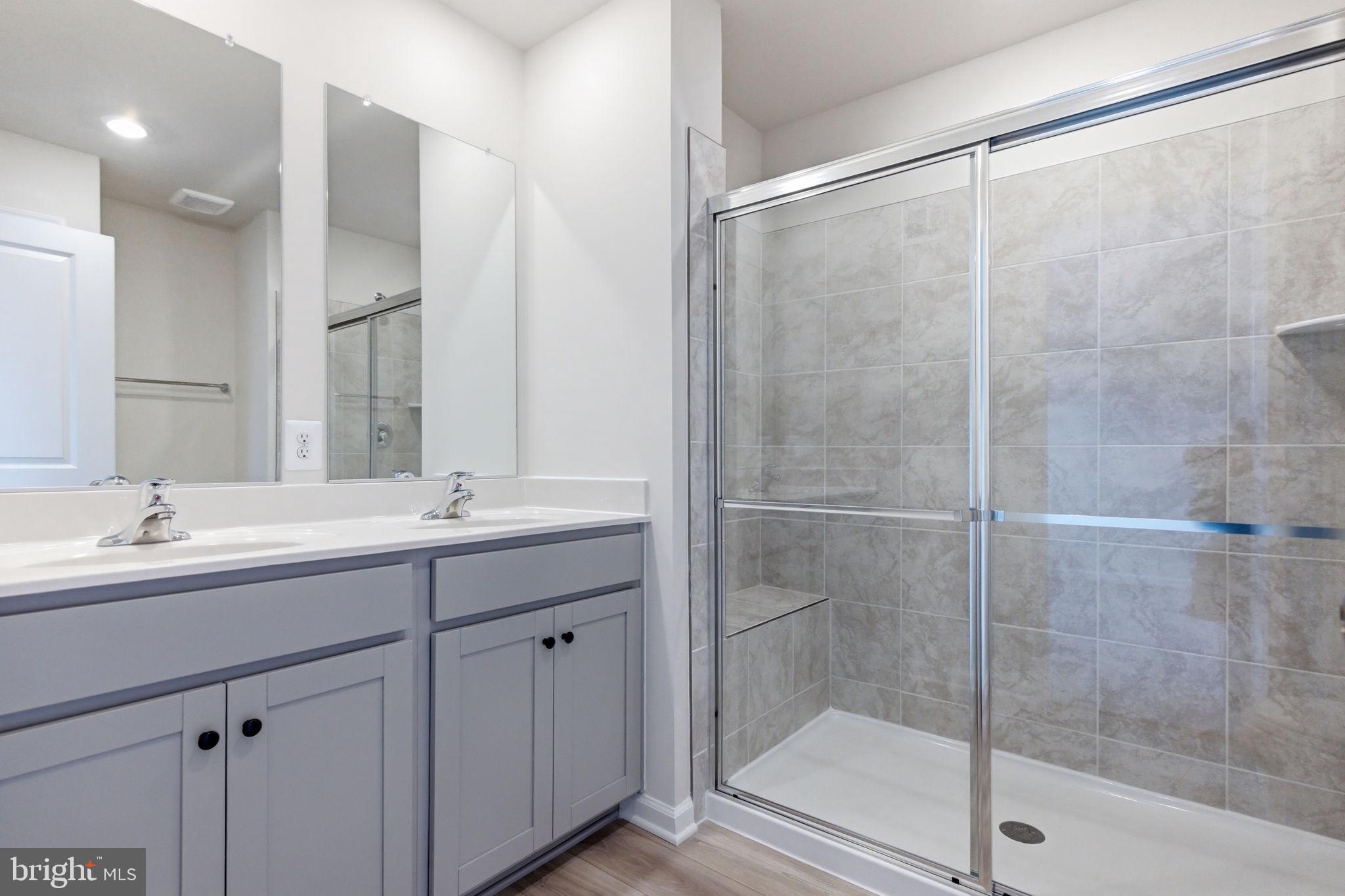 RED CLOVER MEADOWS - Residential Lease