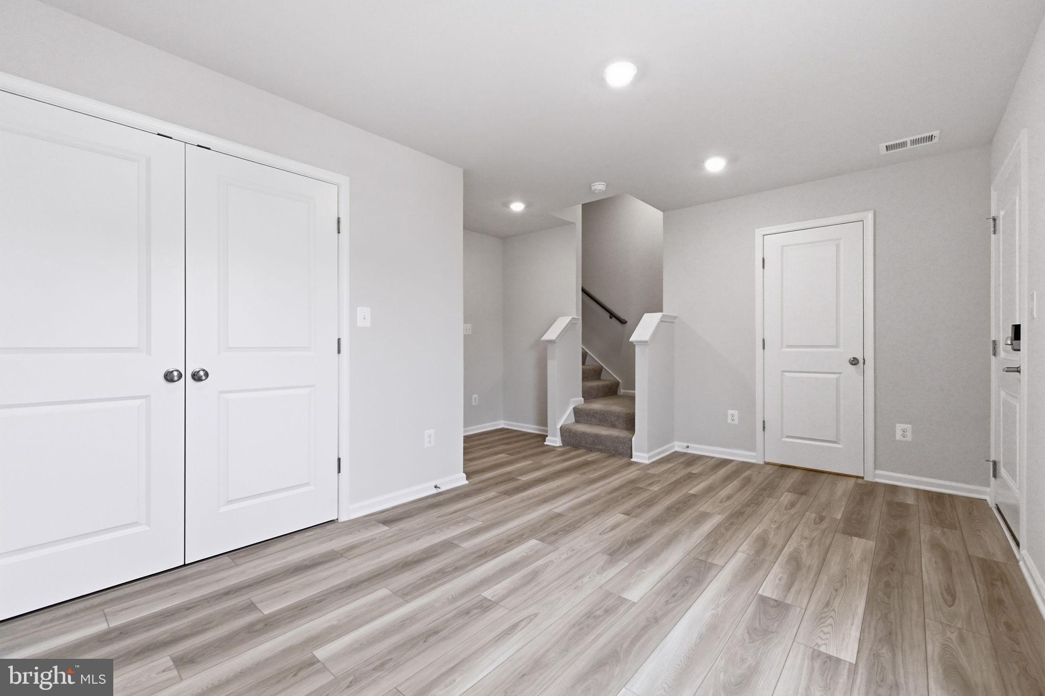 RED CLOVER MEADOWS - Residential Lease