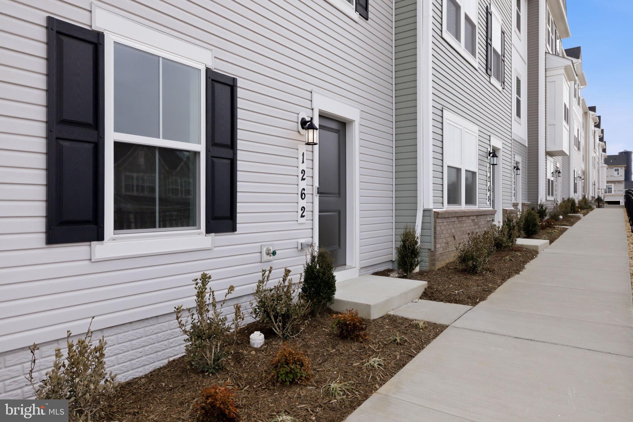 RED CLOVER MEADOWS - Residential Lease