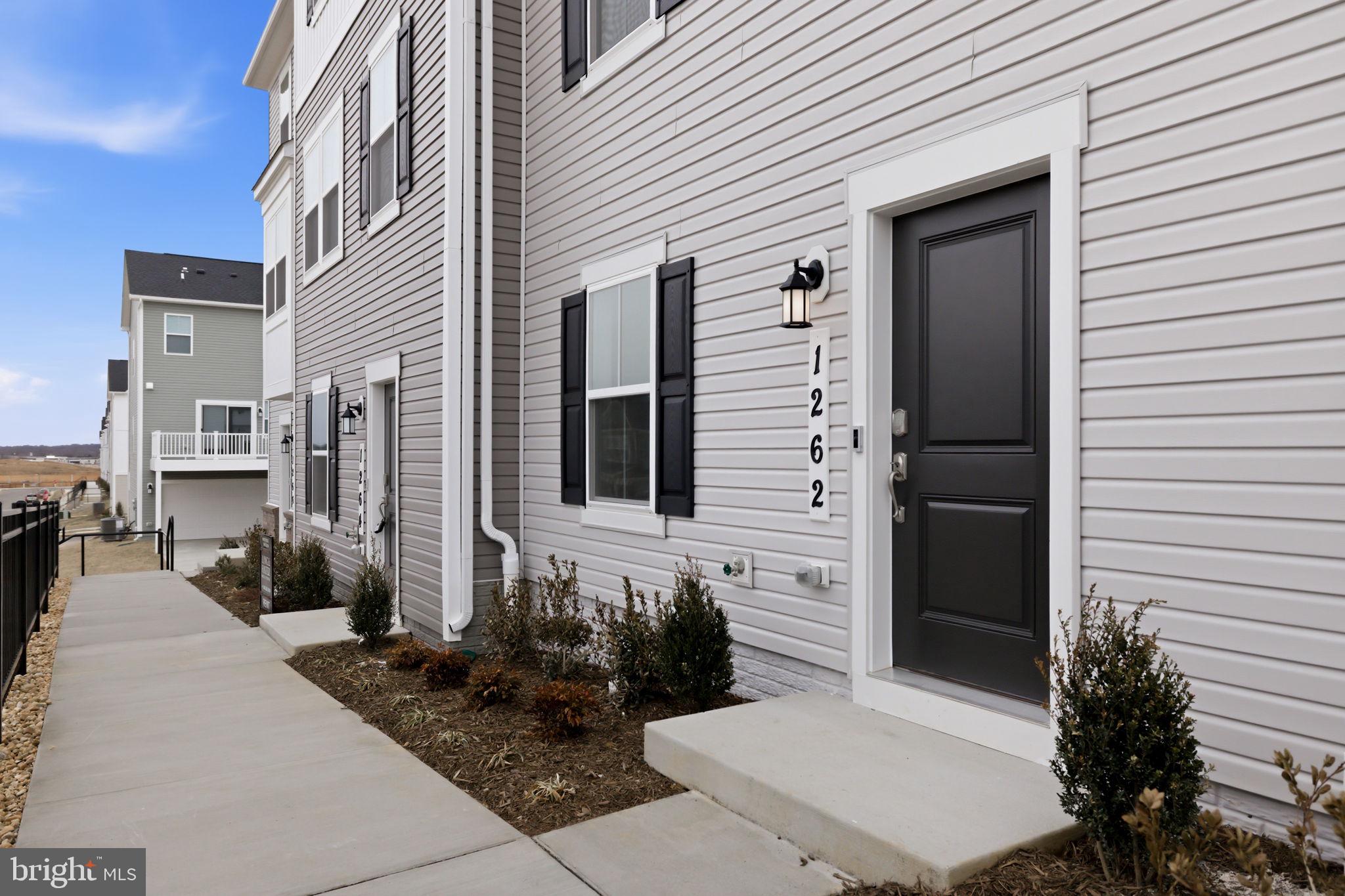 RED CLOVER MEADOWS - Residential Lease